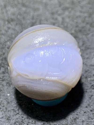 精美高玉化亚光天眼纹海洋玉髓手工俏色巧雕龙鱼随形圆珠一个！ - 精美高玉化亚光天眼纹海洋玉髓手工俏色巧雕龙鱼随形圆珠一个！