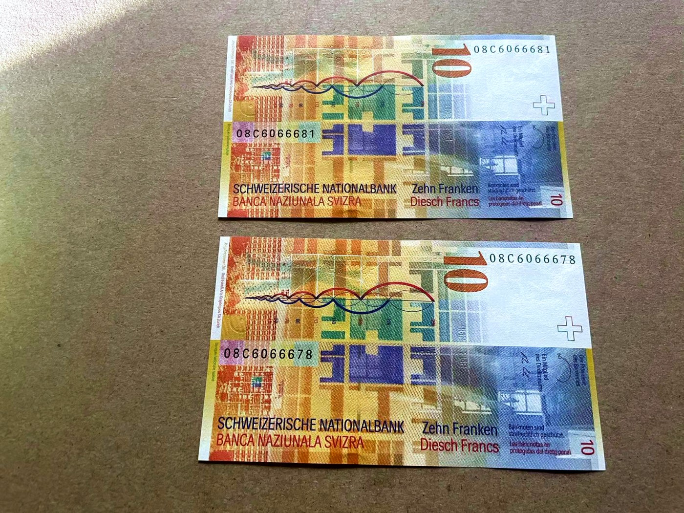 【Blue Auction】✨世界纸币精拍第409期【精】 【一组2张 包含倒置号】瑞士 10法郎 全新UNC