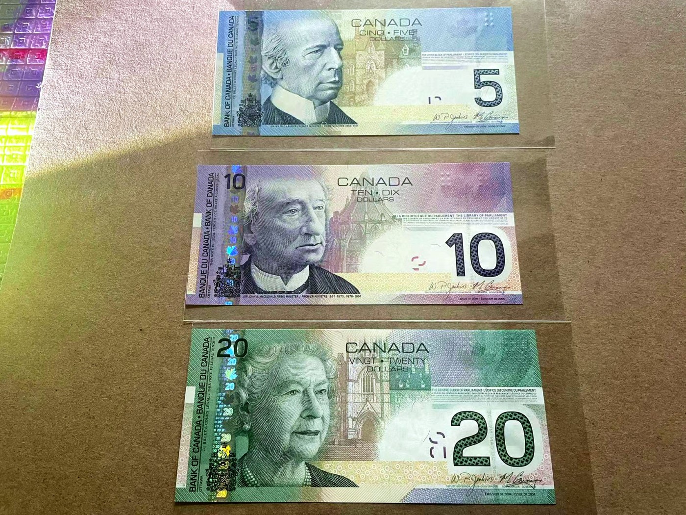 【Blue Auction】✨世界纸币精拍第409期【精】 【一组3张无47】加拿大 5-10-20元一组 全新UNC