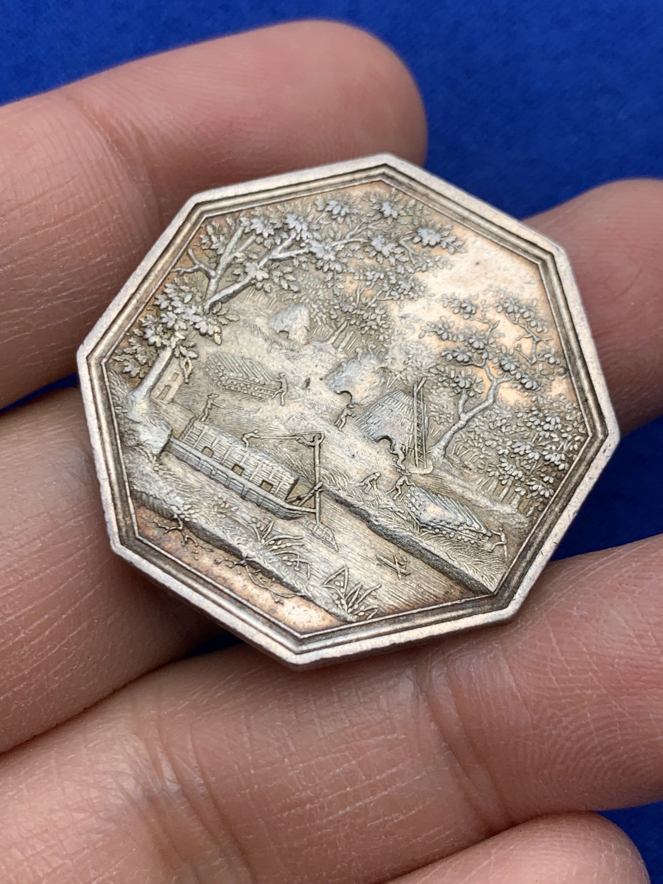 《竞宝斋》圣诞专辑  第一场  第227场 定制纪念章相赠 (全场顺丰包邮) 法国巴黎煤炭贸易八角银质jeton，名誉品，共和国13年版，16.3g，33.1mm，早期无边铭