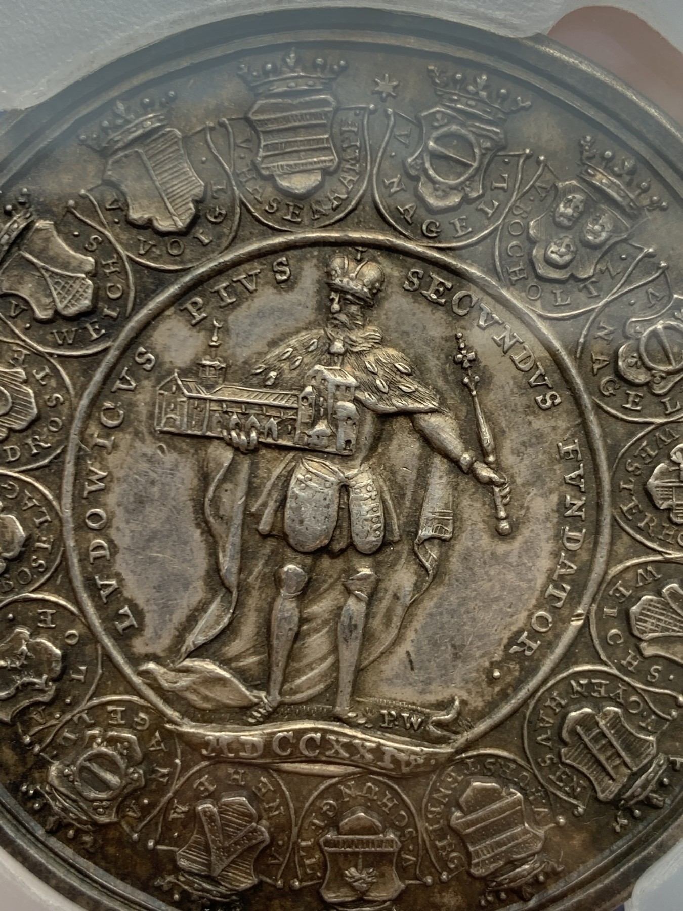 《竞宝斋》圣诞专辑  第一场  第227场 定制纪念章相赠 (全场顺丰包邮) PCGS-AU58 德国 1724年 希尔德斯海姆 宗座缺位 大银章 亚军分 双面老包浆 1.5泰勒大规格