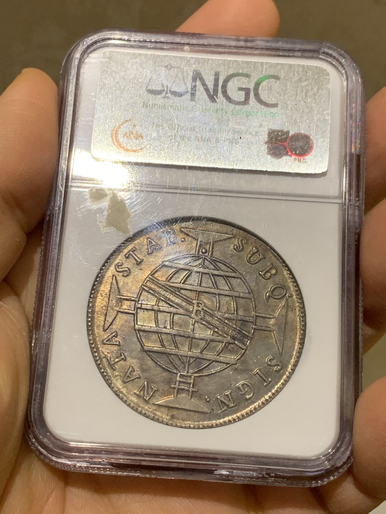 《竞宝斋》圣诞专辑  第二场  第228场 定制纪念章相赠 (全场顺丰包邮) NGC MS62 巴西1815年地球960瑞斯大银币 双面全深打 底板光洁 非常好