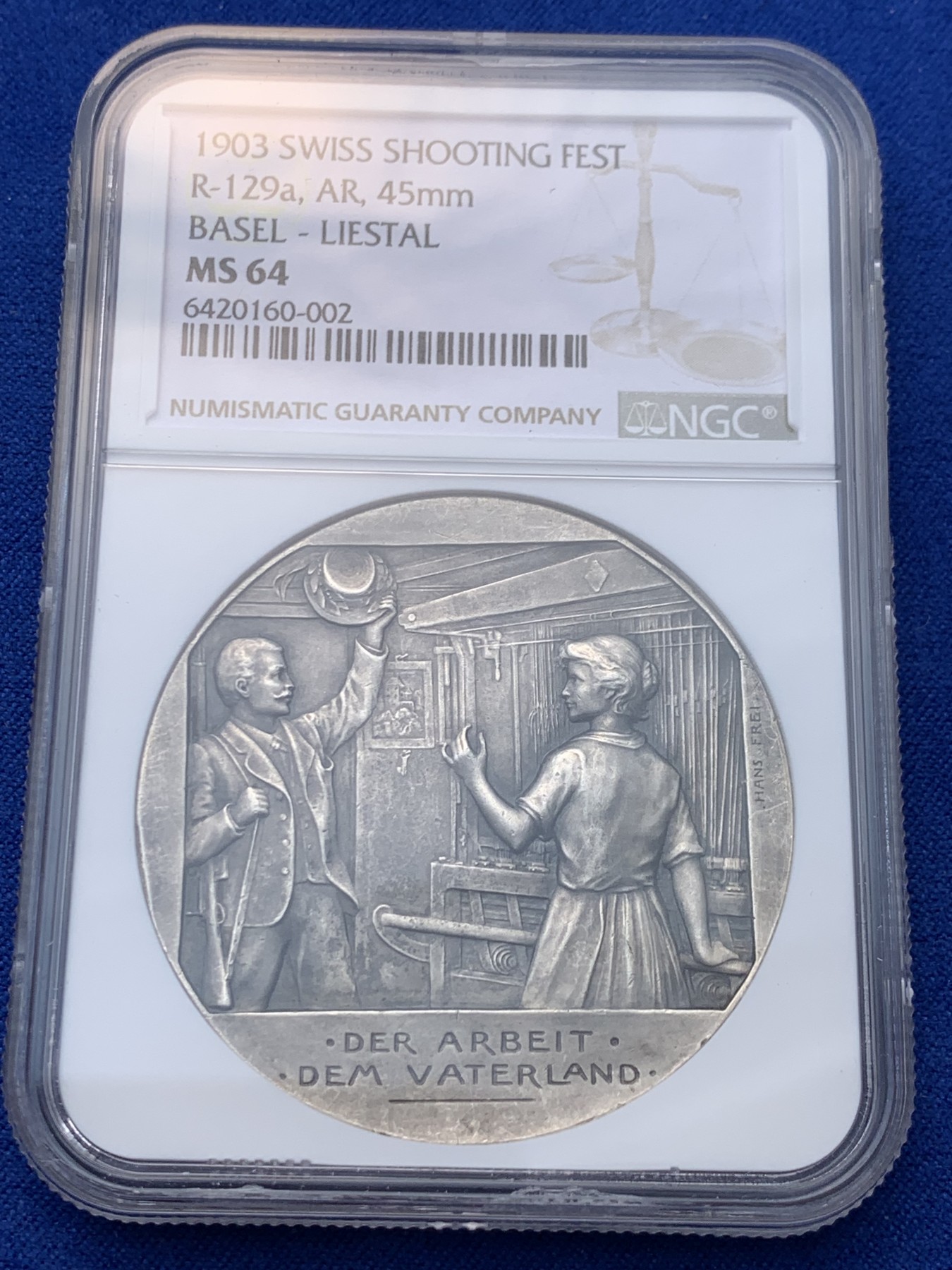 《竞宝斋》圣诞专辑  第一场  第227场 定制纪念章相赠 (全场顺丰包邮) NGC MS64 1903年瑞士巴塞尔射击节大银章，少见品种，人物场景均接近完美，高分品质，值得拥有