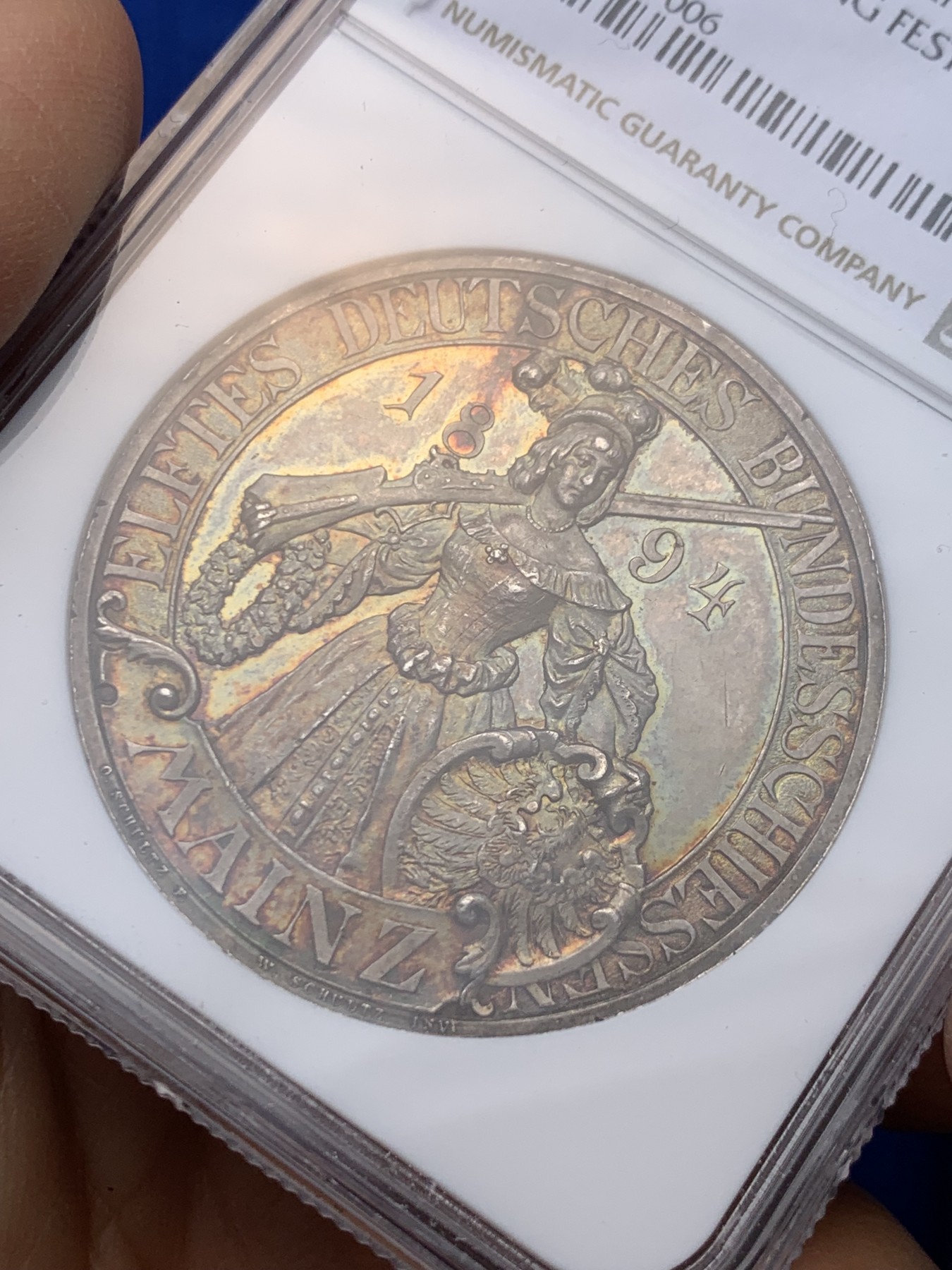 《竞宝斋》圣诞专辑  第一场  第227场 定制纪念章相赠 (全场顺丰包邮) NGC MS64 1894年德国美因茨射击节大银章，镜面五彩底板，正面人物高点俱在，背面城市景观惟妙惟肖，冠军分，一步到位，热门品种