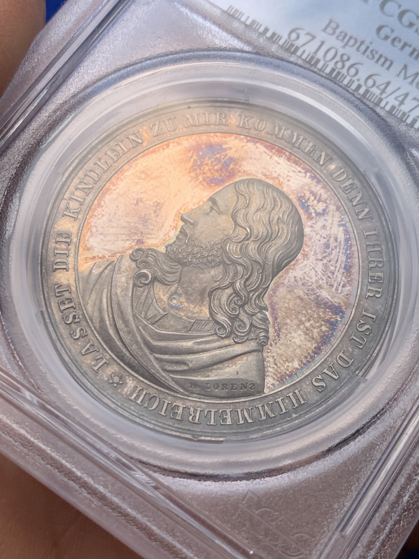 《竞宝斋》圣诞专辑  第一场  第227场 定制纪念章相赠 (全场顺丰包邮) PCGS SP64 德国1800宗教洗礼银章，名家loos作品，五彩镭射完美品，封面广告章