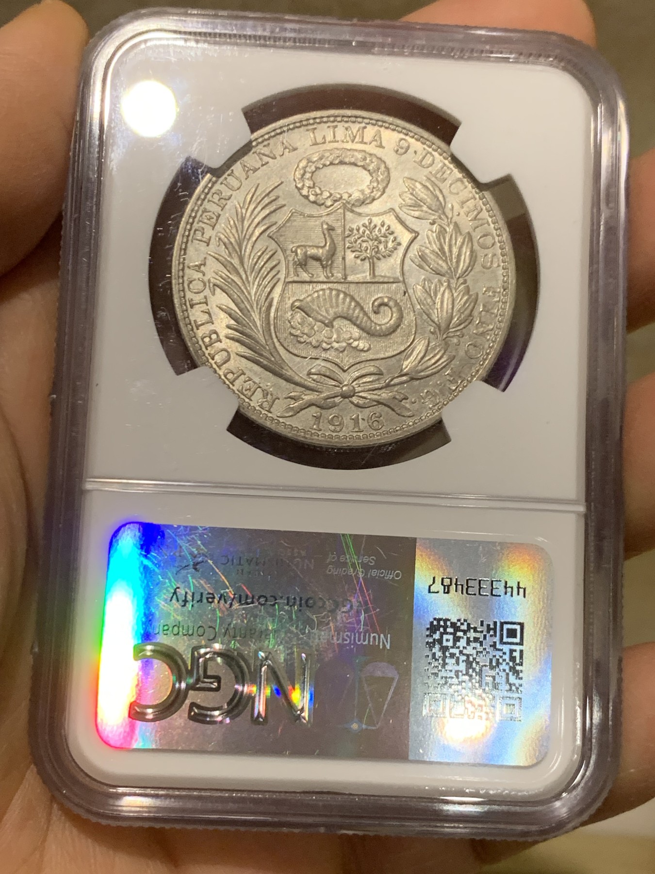 《竞宝斋》圣诞专辑  第二场  第228场 定制纪念章相赠 (全场顺丰包邮) NGC MS62 秘鲁1916年坐人女神1索尔银币 原味沉淀包浆 白净底板 带转光 收藏佳品