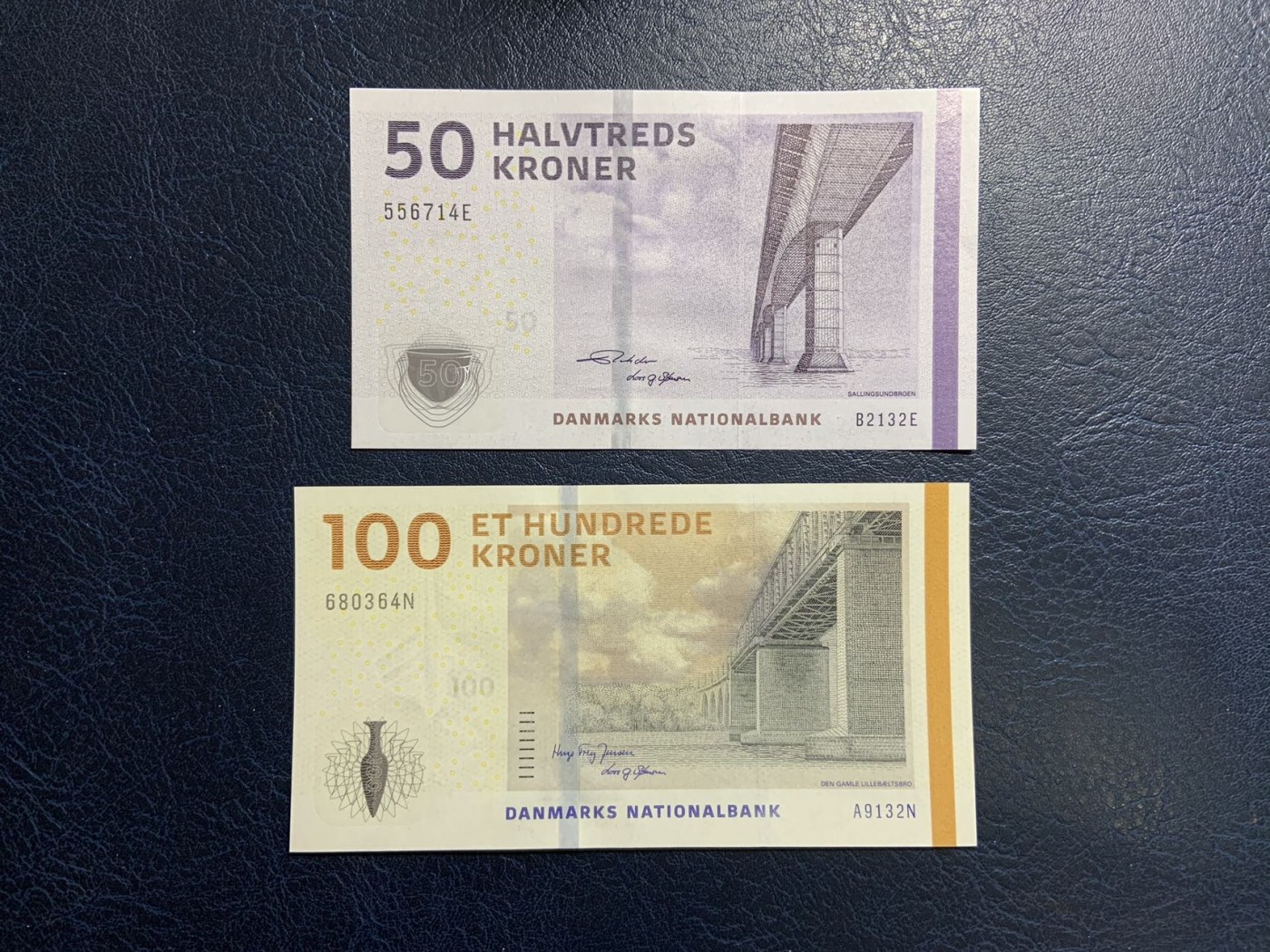 收藏联盟Quantum Auction 第313期拍卖  丹麦2013年50和100克朗 品相全新UNC 水印处压根为正常工艺