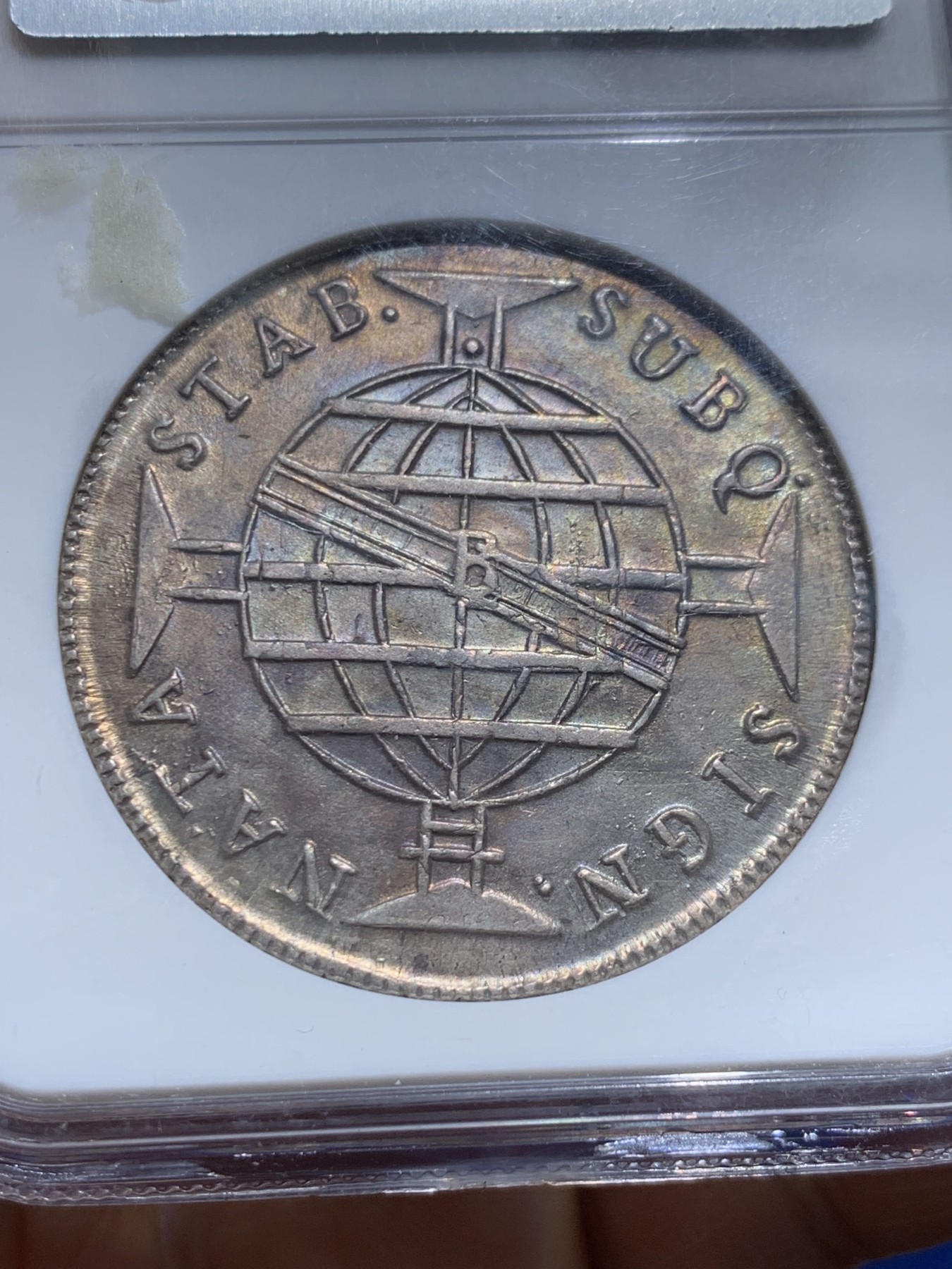 《竞宝斋》圣诞专辑  第二场  第228场 定制纪念章相赠 (全场顺丰包邮) NGC MS62 巴西1815年地球960瑞斯大银币 双面全深打 底板光洁 非常好