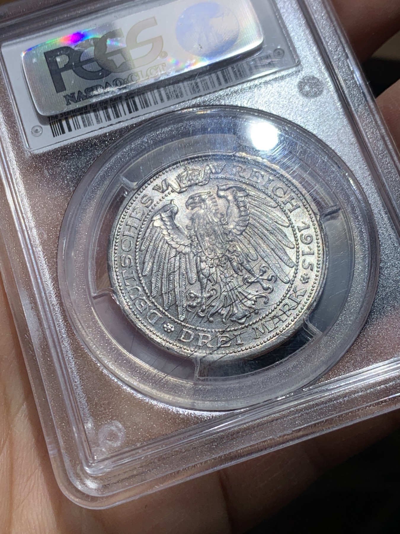 《竞宝斋》圣诞专辑  第一场  第227场 定制纪念章相赠 (全场顺丰包邮) PCGS-MS66 德国1915曼斯菲尔德屠龙3马克 银币 顶级状态 细节锐利 银光璀璨 背面盒子有小裂纹