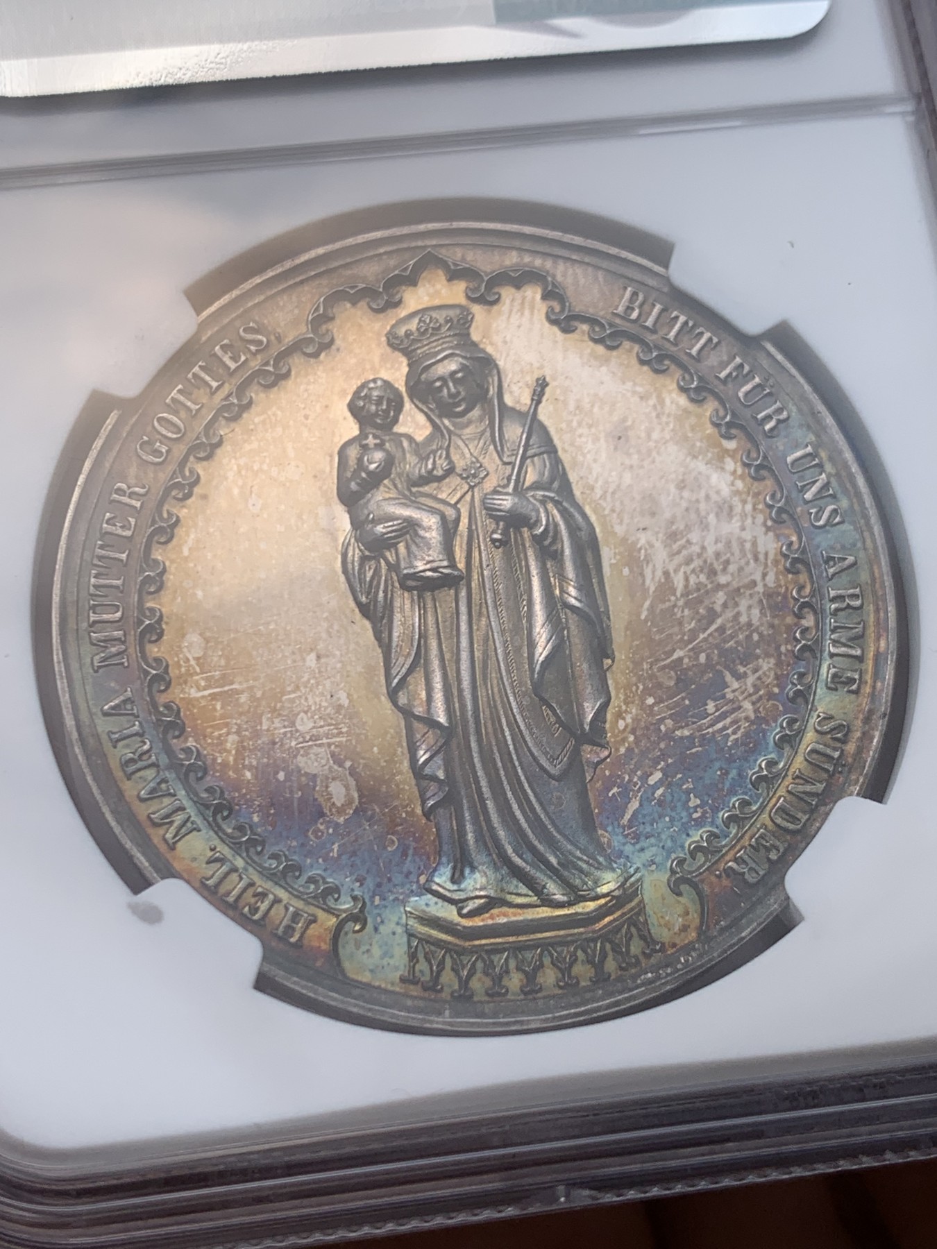 《竞宝斋》圣诞专辑  第一场  第227场 定制纪念章相赠 (全场顺丰包邮) NGC-MS62 德国 19世纪 教皇加冕 大银章 背面五彩 圣母抱婴设计 镜面底板 很漂亮