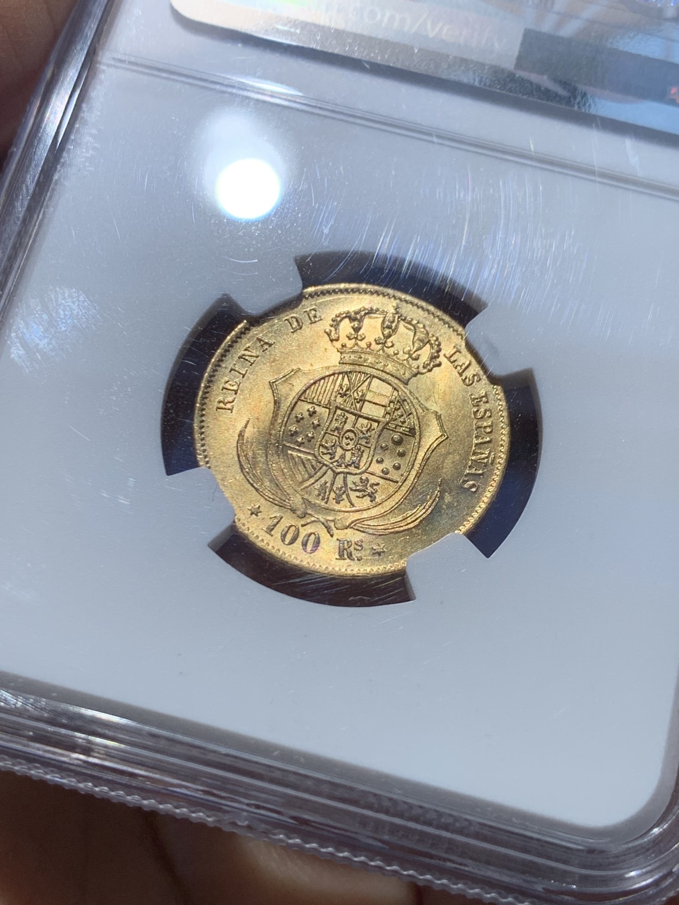 《竞宝斋》圣诞专辑  第一场  第227场 定制纪念章相赠 (全场顺丰包邮) NGC-MS64 西班牙 1861年 伊莎贝拉二世女王 马德里造100R金币（小猪妹） 难得一见的顶级品种 不容错过