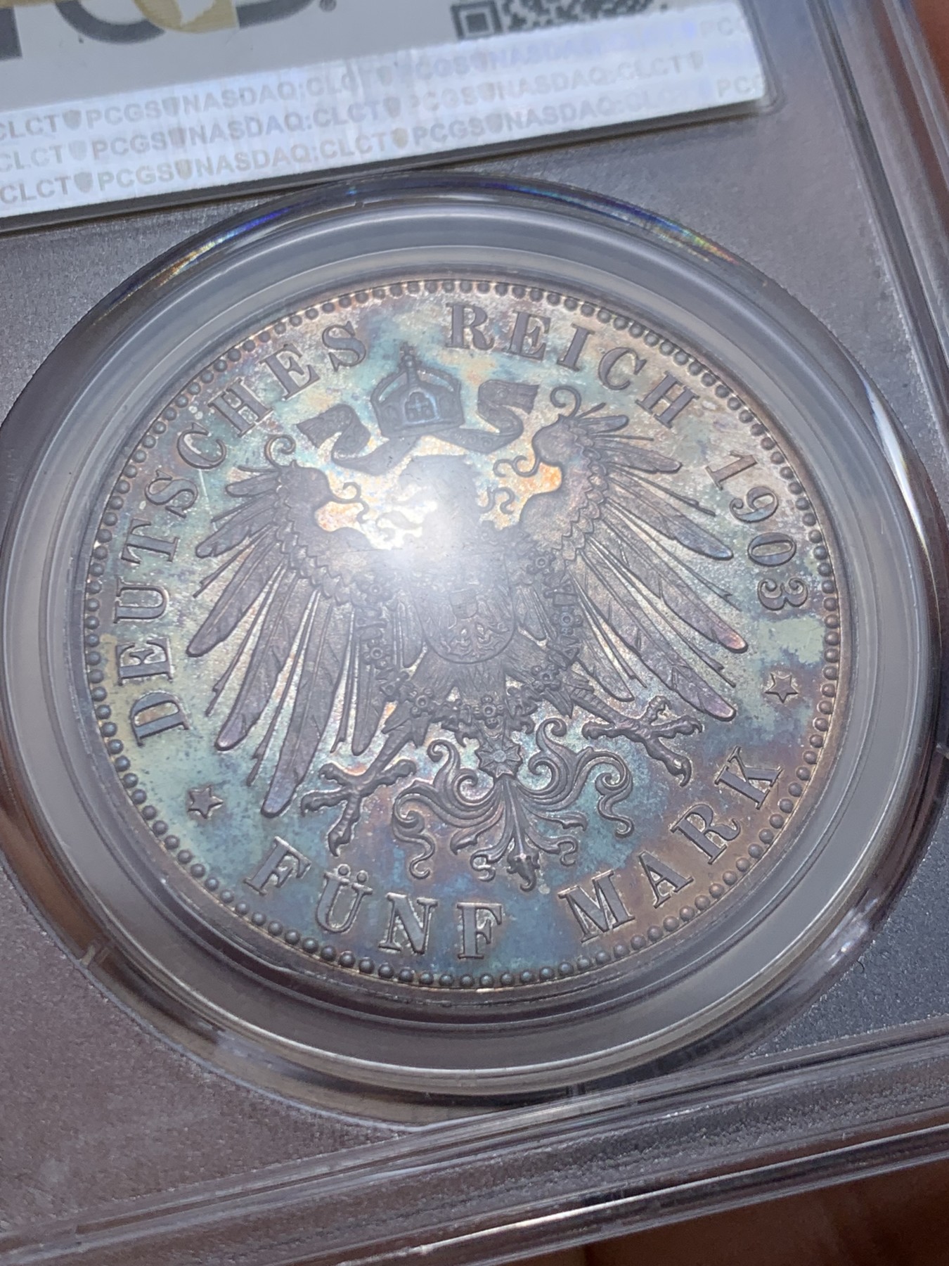 《竞宝斋》圣诞专辑  第一场  第227场 定制纪念章相赠 (全场顺丰包邮) PCGS-PR64CAM,德国1903年萨克森阿尔登堡，50周年登基纪念精制5马克银币，发行量少，很亮的小镜子，反面轻度五彩