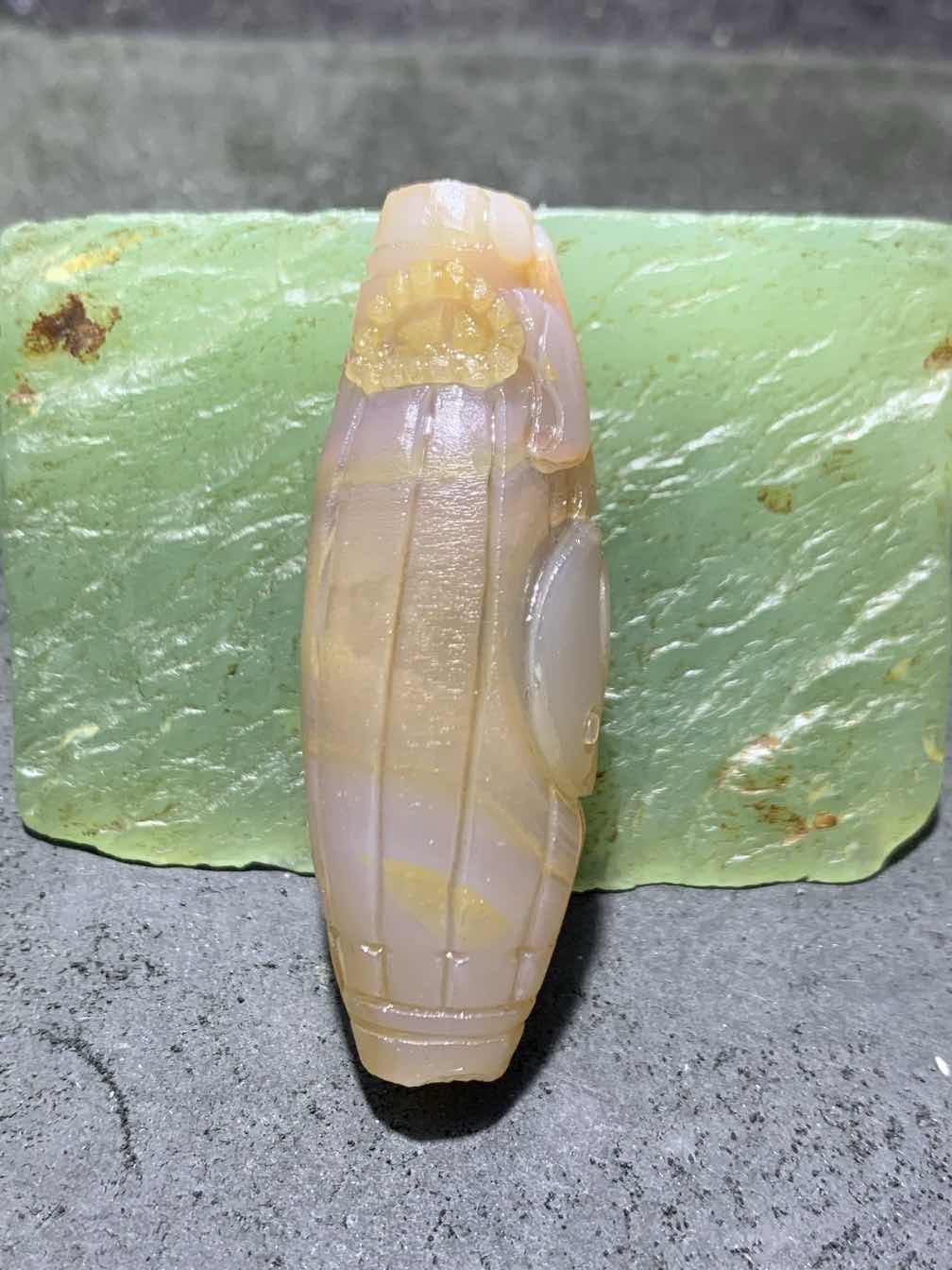 精美亚光高玉化巴西玛瑙手工俏色巧雕佛道合一随形吊坠一个！