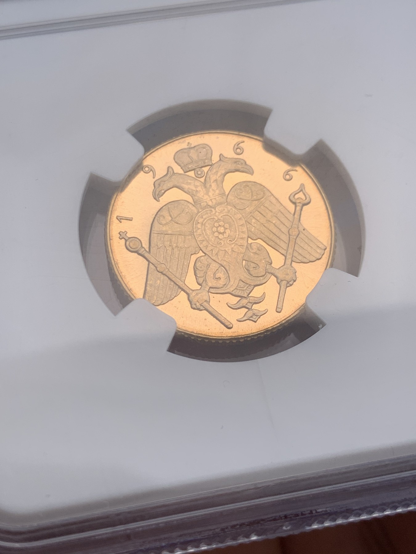 《竞宝斋》圣诞专辑  第二场  第228场 定制纪念章相赠 (全场顺丰包邮) NGC PF65 塞浦路斯 1966年 精制索维林 金币 8g