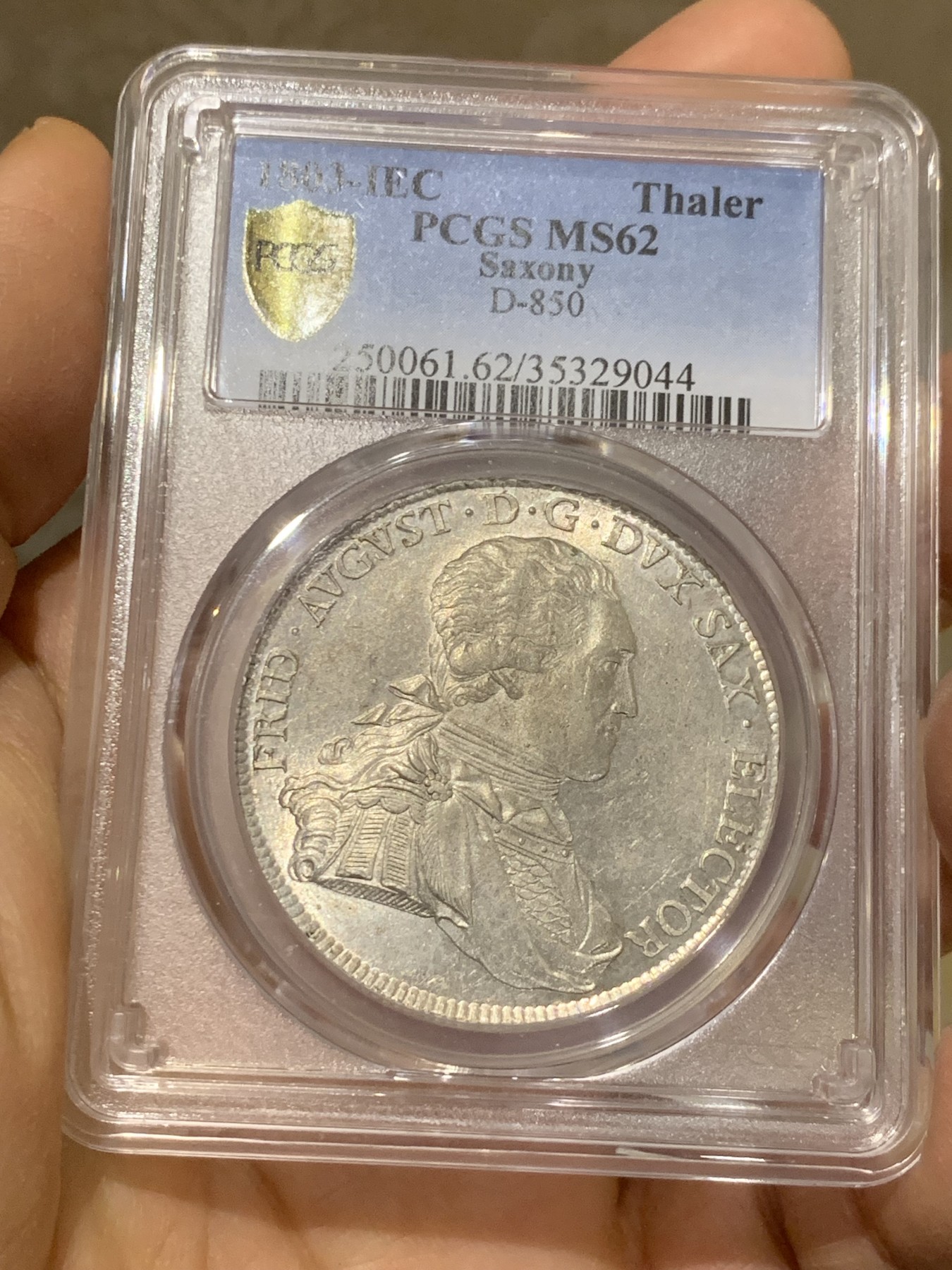 《竞宝斋》圣诞专辑  第一场  第227场 定制纪念章相赠 (全场顺丰包邮) PCGS-MS62 德国1803年萨克森 泰勒大银币 PC冠军分 币面压力十足，转光感强烈，无弱打无减重痕，十分难得