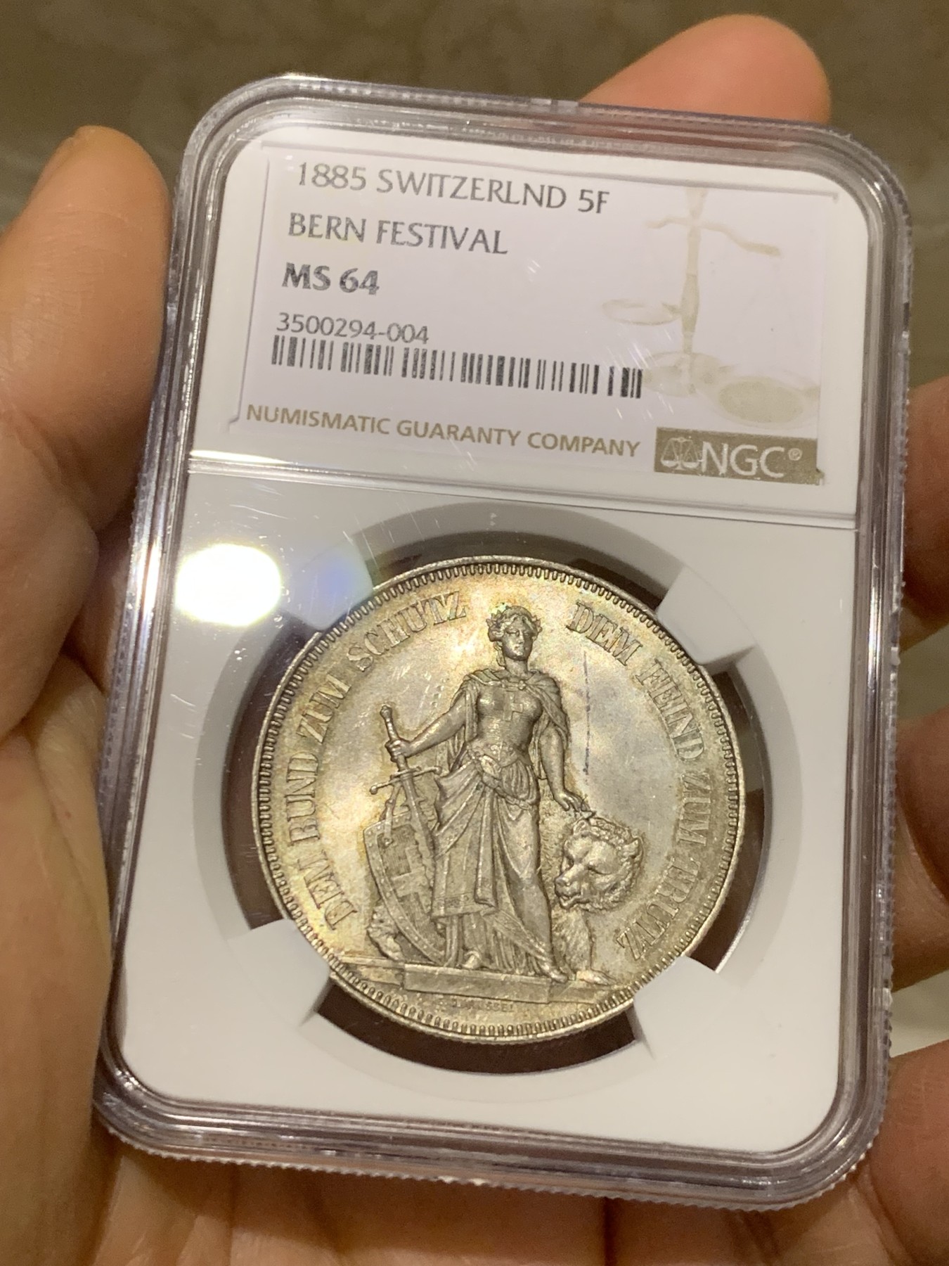 《竞宝斋》圣诞专辑  第一场  第227场 定制纪念章相赠 (全场顺丰包邮) NGC MS64 瑞士1885年伯尔尼射击节5法郎大银币，美女与野兽，淡五彩BU品相