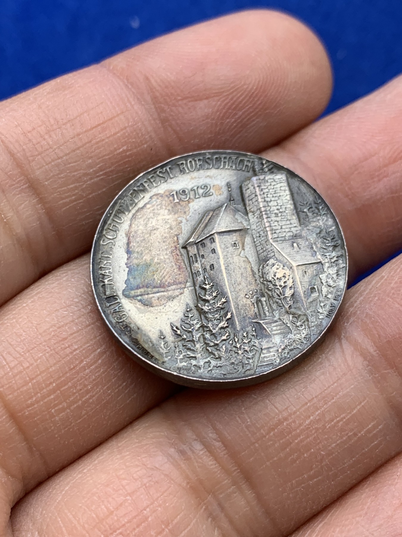 《竞宝斋》圣诞专辑  第一场  第227场 定制纪念章相赠 (全场顺丰包邮) 1912年瑞士圣加仑射击节银章，25.9mm 10.75g 边缘圆润厚实高浮雕 少见品种，真正原盒，瑞射藏家的喜爱品种