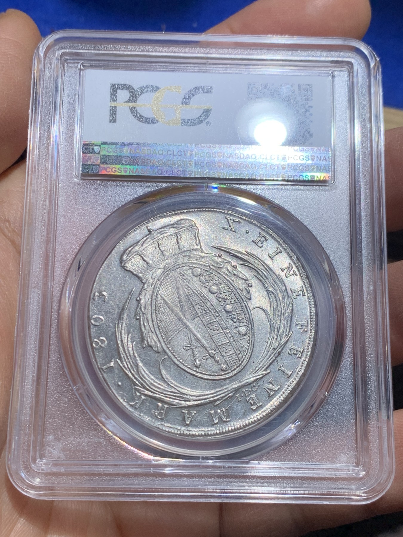 《竞宝斋》圣诞专辑  第一场  第227场 定制纪念章相赠 (全场顺丰包邮) PCGS-MS62 德国1803年萨克森 泰勒大银币 PC冠军分 币面压力十足，转光感强烈，无弱打无减重痕，十分难得