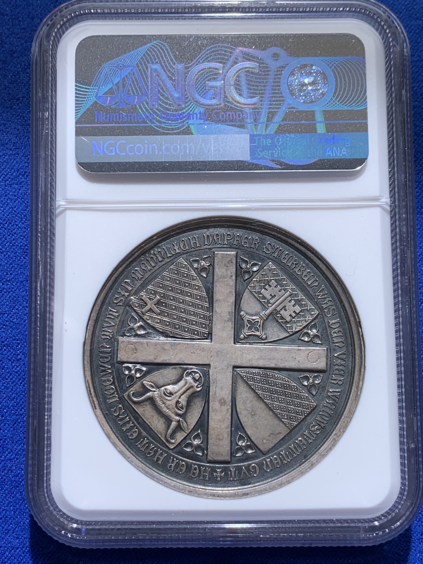 《竞宝斋》圣诞专辑  第一场  第227场 定制纪念章相赠 (全场顺丰包邮) NGC MS63 1886年瑞士卢塞恩射击节银章，高分品质，高于该分数仅2枚，绝对稀少而品质高的品种，设计惟妙惟肖