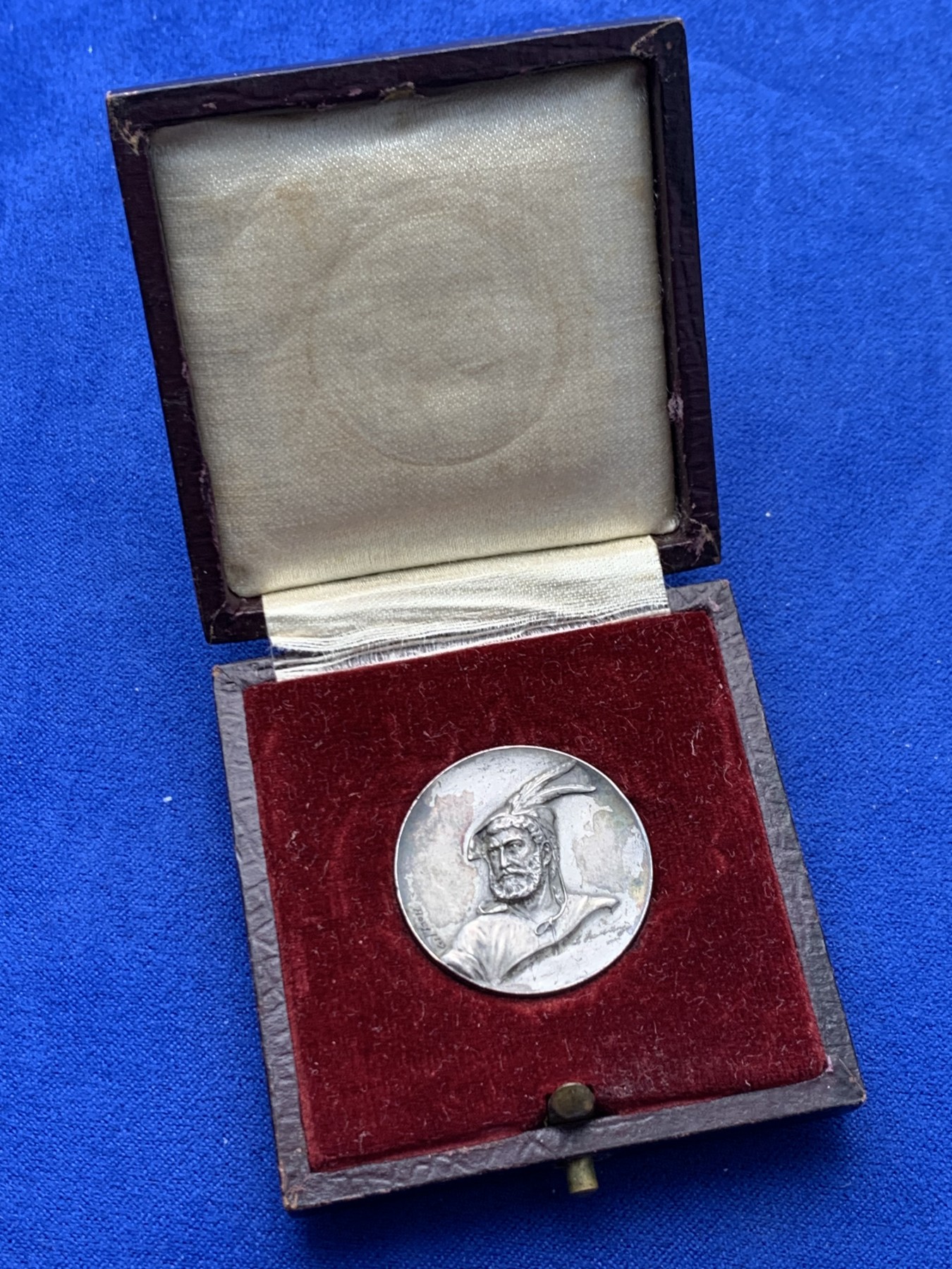 《竞宝斋》圣诞专辑  第一场  第227场 定制纪念章相赠 (全场顺丰包邮) 1912年瑞士圣加仑射击节银章，25.9mm 10.75g 边缘圆润厚实高浮雕 少见品种，真正原盒，瑞射藏家的喜爱品种