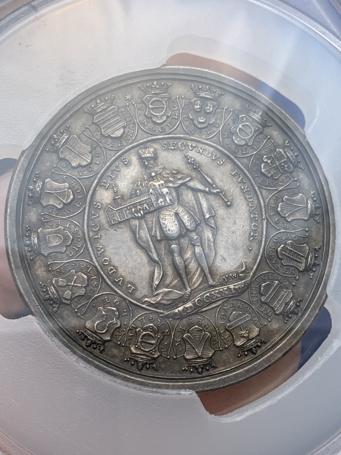 《竞宝斋》圣诞专辑  第一场  第227场 定制纪念章相赠 (全场顺丰包邮) PCGS-AU58 德国 1724年 希尔德斯海姆 宗座缺位 大银章 亚军分 双面老包浆 1.5泰勒大规格