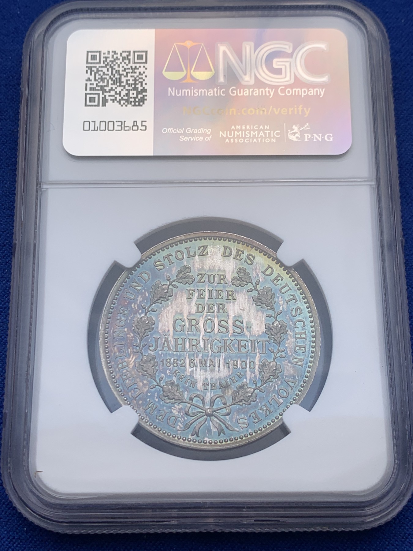 《竞宝斋》圣诞专辑  第一场  第227场 定制纪念章相赠 (全场顺丰包邮) NGC MS64PL 德国 1900 威廉二世成年纪念银章 背面记录了威廉二世的生日与成年的日期 非常有意义 底板反光太强烈 注意保护眼睛