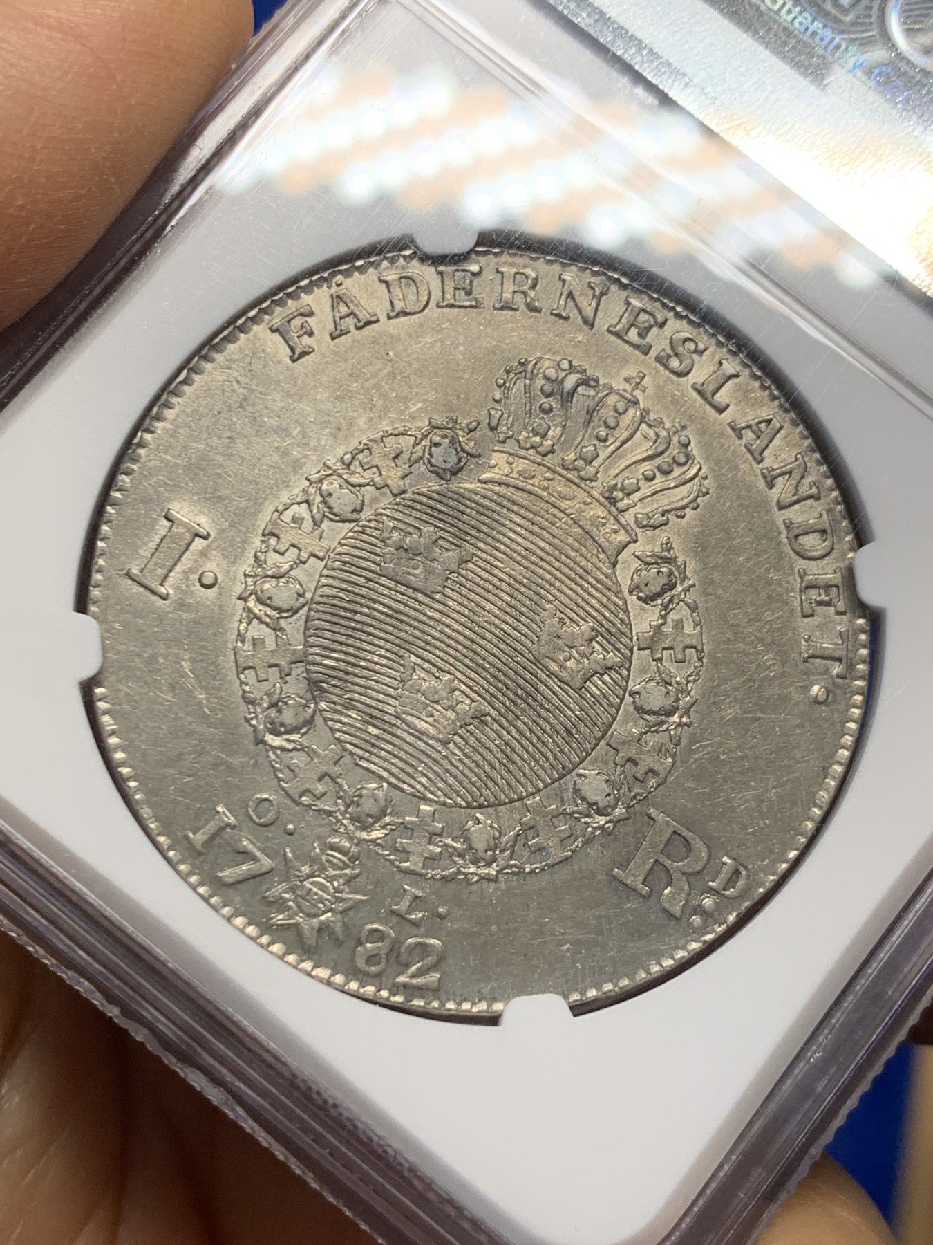 《竞宝斋》圣诞专辑  第一场  第227场 定制纪念章相赠 (全场顺丰包邮) NGC AU53 瑞典1782年里克斯大银币