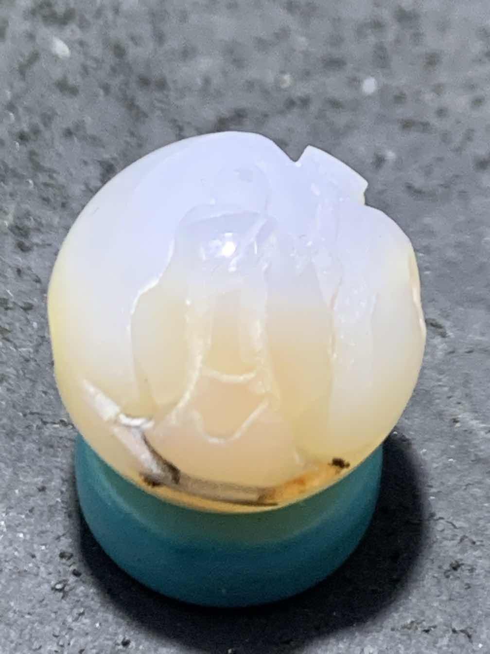 精美高玉化亚光海洋玉髓手工俏色巧雕一心向佛意境圆珠一个