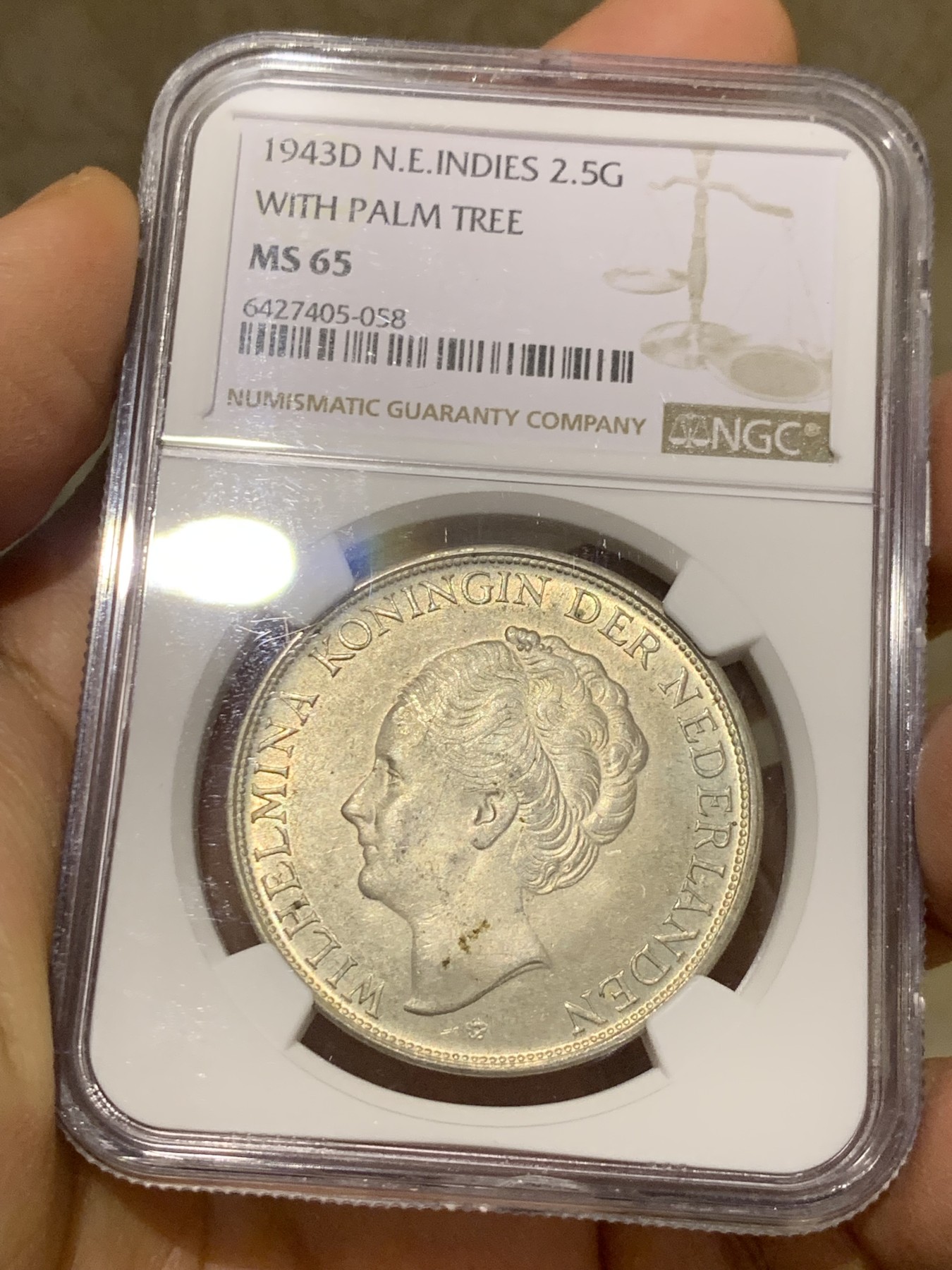 《竞宝斋》圣诞专辑  第一场  第227场 定制纪念章相赠 (全场顺丰包邮) 亚军分 NGC-MS65 荷属东印度 1943年 威廉米娜女王 2.5盾大银币 一枚就毕业的品相