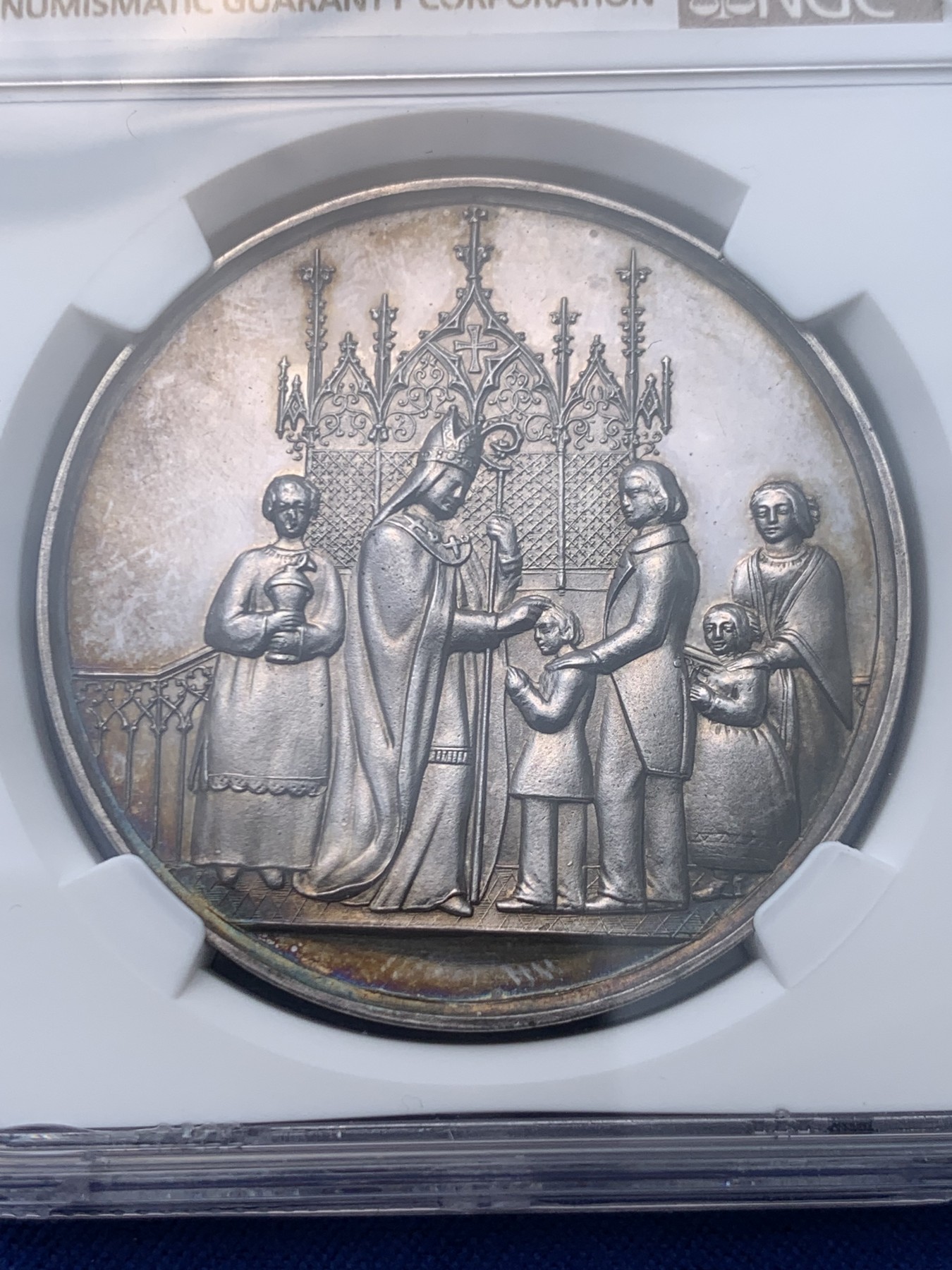 《竞宝斋》圣诞专辑  第一场  第227场 定制纪念章相赠 (全场顺丰包邮) NGC-MS62 德国 19世纪 教皇加冕 大银章 背面五彩 圣母抱婴设计 镜面底板 很漂亮