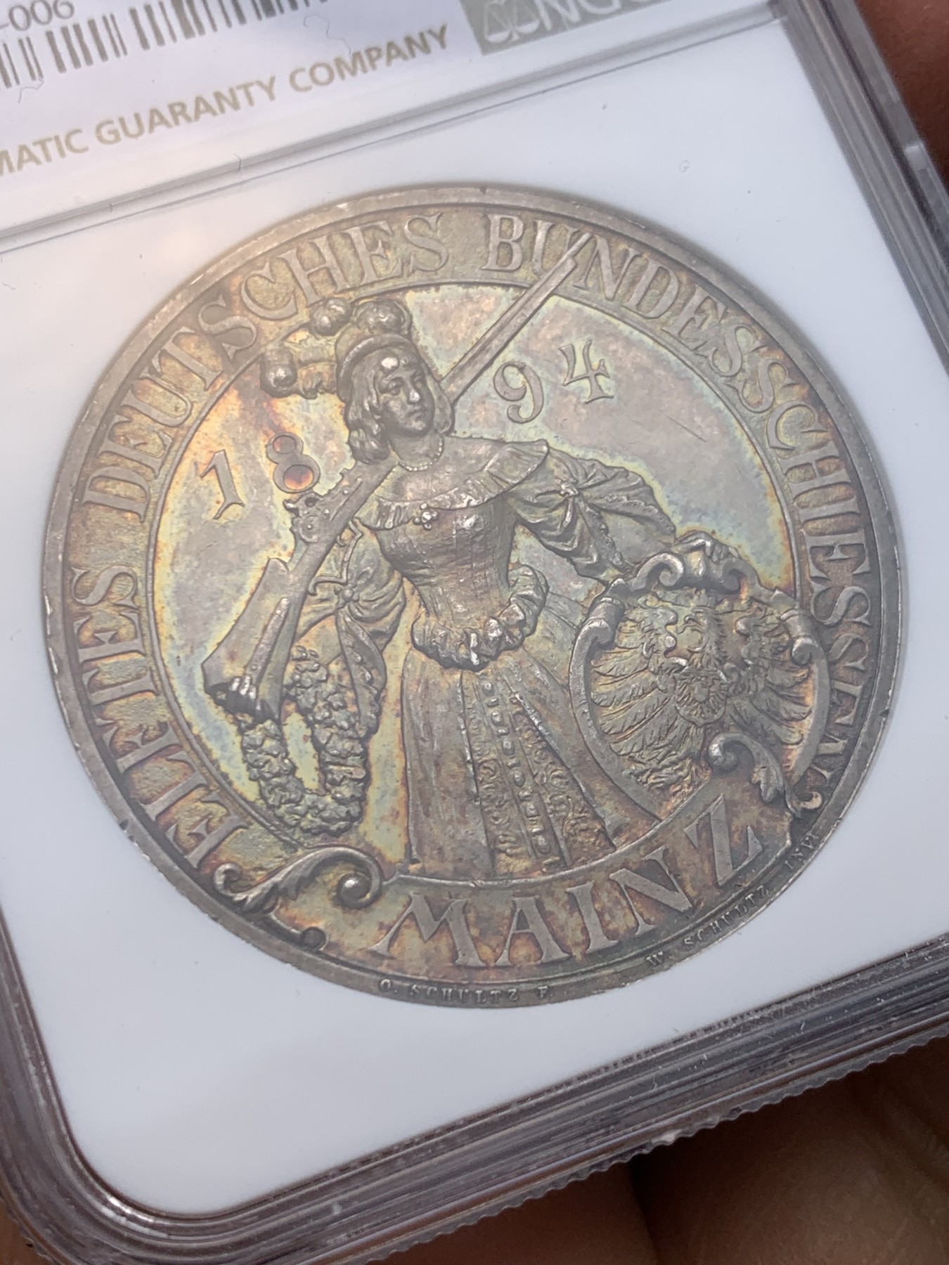 《竞宝斋》圣诞专辑  第一场  第227场 定制纪念章相赠 (全场顺丰包邮) NGC MS64 1894年德国美因茨射击节大银章，镜面五彩底板，正面人物高点俱在，背面城市景观惟妙惟肖，冠军分，一步到位，热门品种