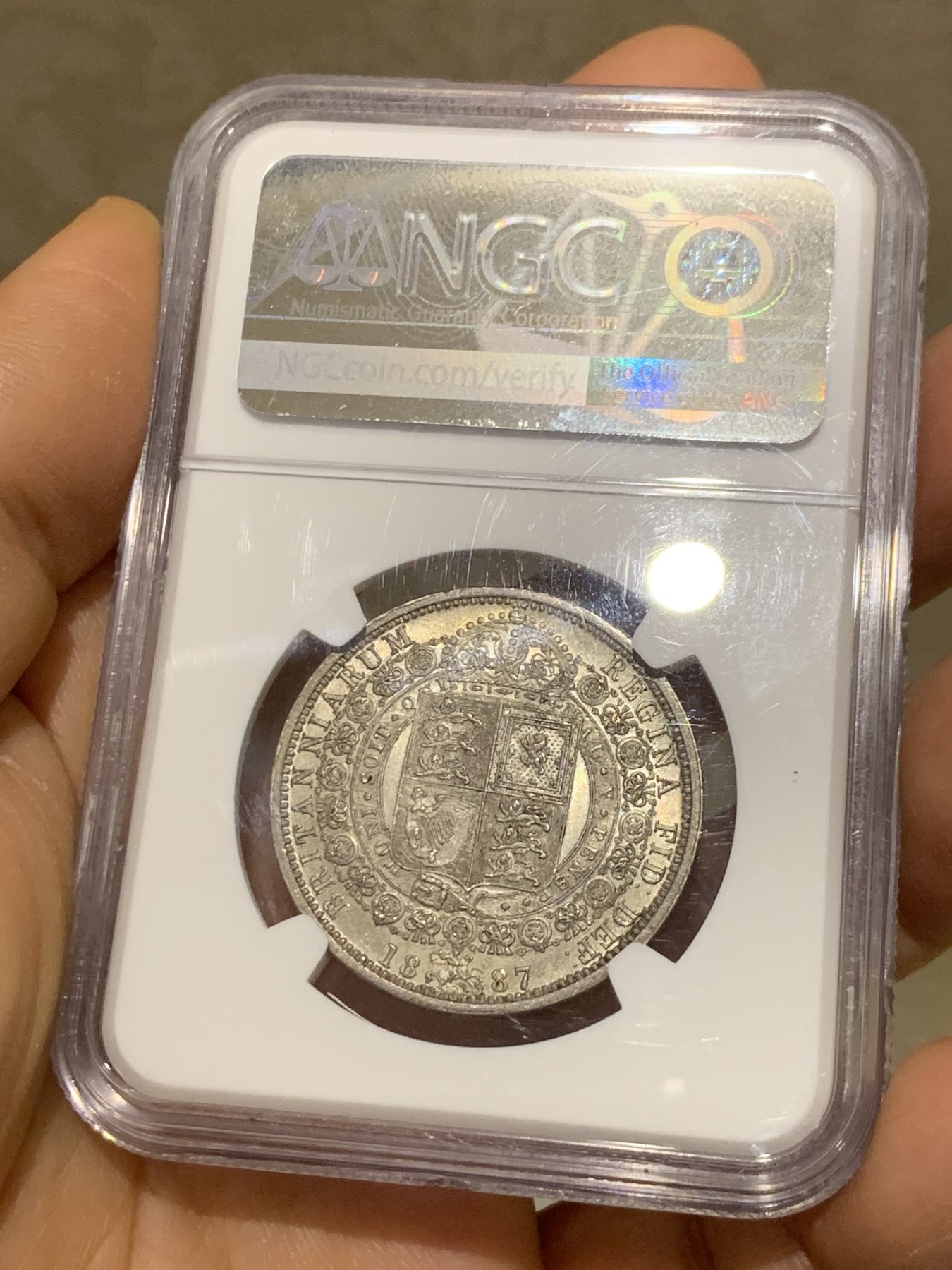 《竞宝斋》圣诞专辑  第二场  第228场 定制纪念章相赠 (全场顺丰包邮) NGC-MS63 英国1887年维多利亚高冠半克朗银币 欧洲灰包浆 底板光洁 光度不错 竞宝斋10月成交同分含佣价1408