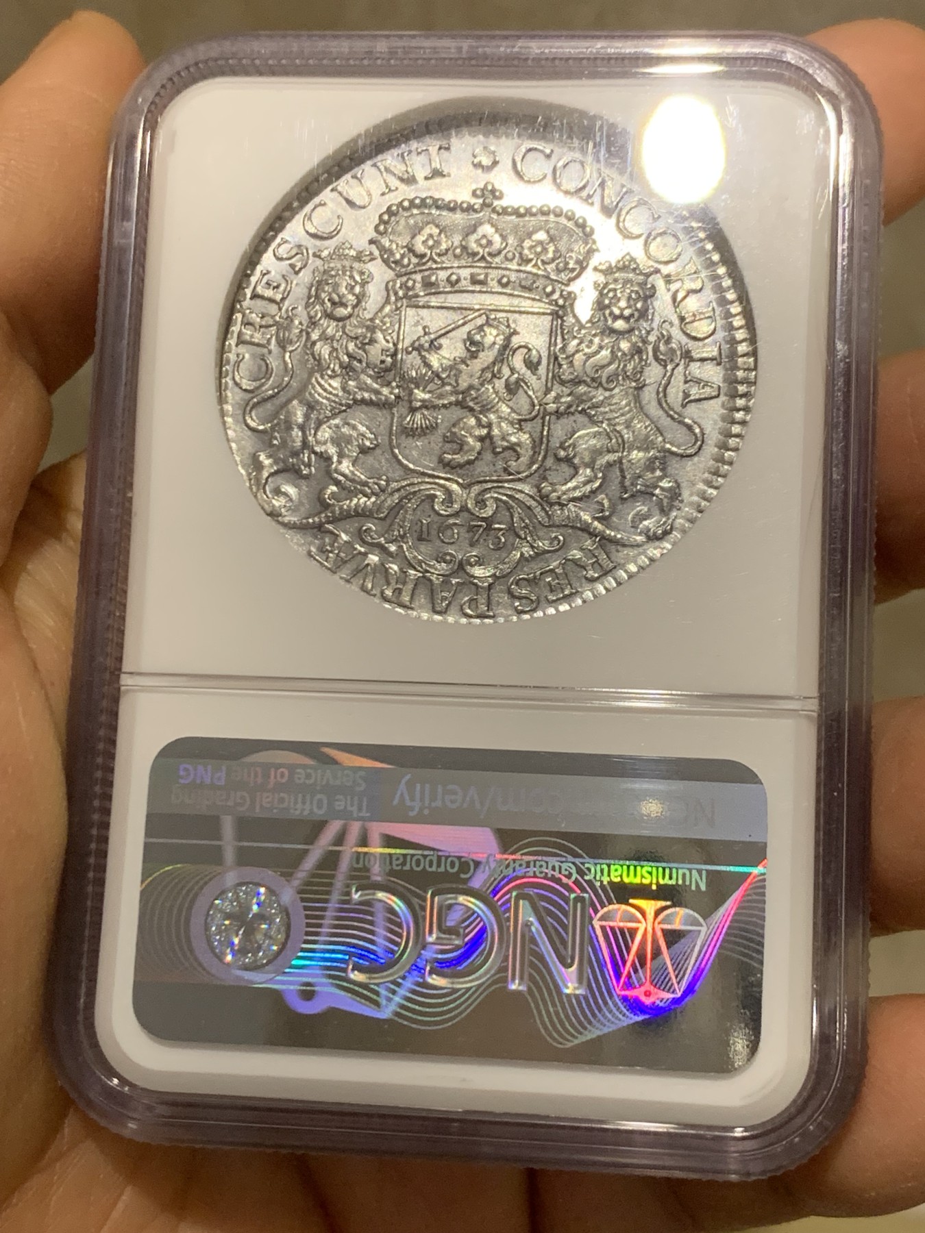 《竞宝斋》圣诞专辑  第二场  第228场 定制纪念章相赠 (全场顺丰包邮) 稀少亚军分！NGC MS61 荷兰 1673 荷兰省 2杜卡特 大马剑银币 64.55克 双倍的快乐 底板光度好 全深打 非常难的品种 上涨幅度惊人