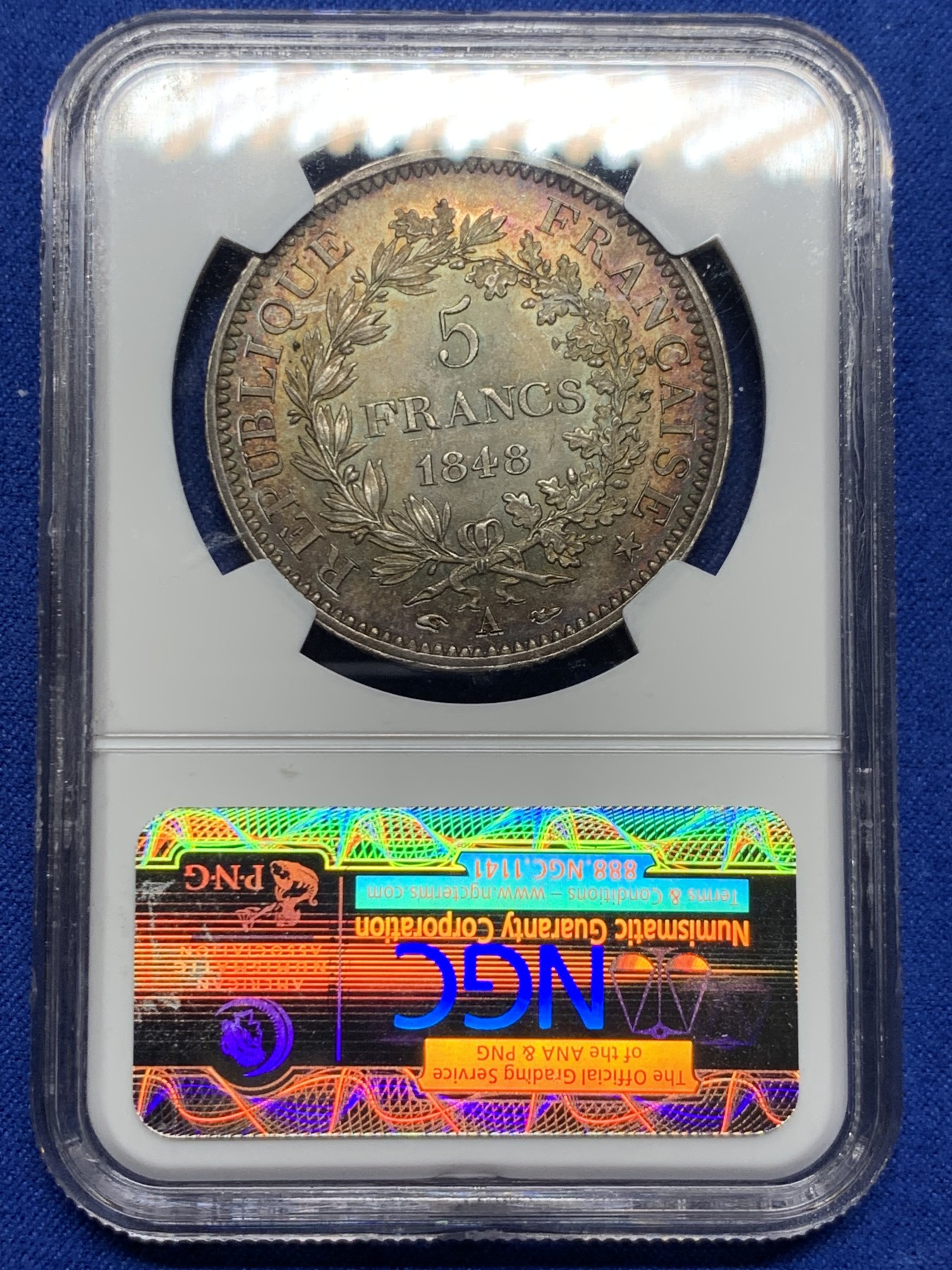 《竞宝斋》圣诞专辑  第二场  第228场 定制纪念章相赠 (全场顺丰包邮) NGC-MS65 法国 1848年传世五彩包浆大力神5法郎银币。灯光下包浆呈现绚丽五彩包浆。65顶级分数，状态好于191期6650元成交那枚。