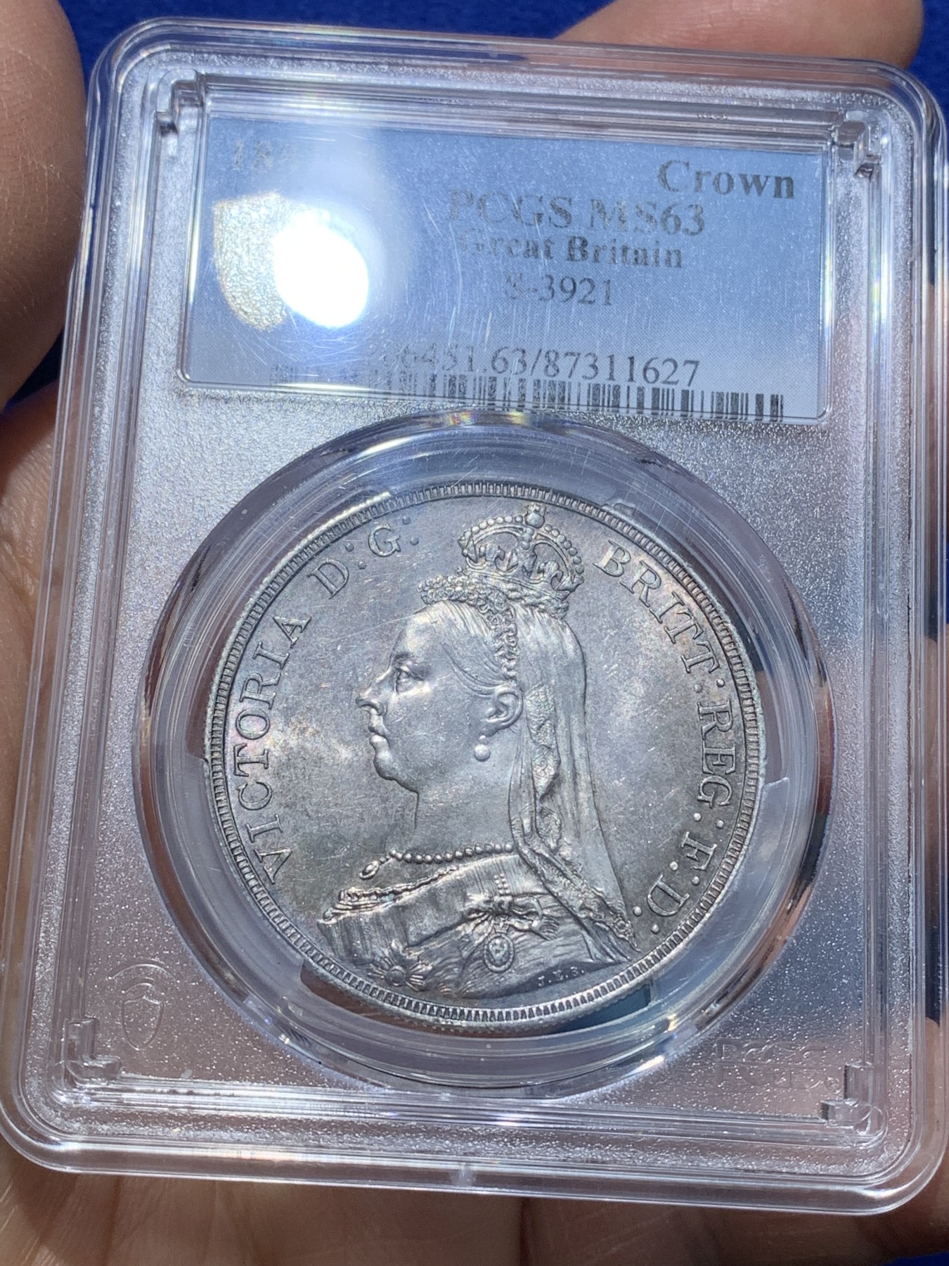 《竞宝斋》圣诞专辑  第二场  第228场 定制纪念章相赠 (全场顺丰包邮) PCGS-MS63 英国 1887 维多利亚 高冠马剑 克朗银币 包浆底光到位