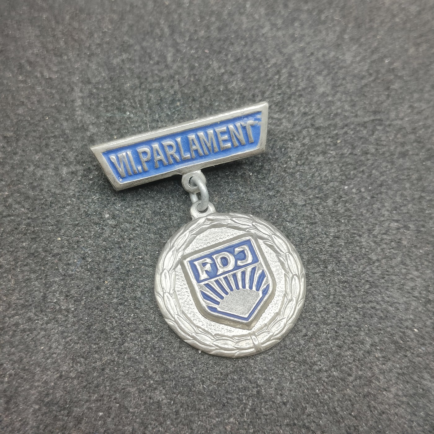 全场0元起拍 第120期 咸鱼国勋章拍卖专场 12月27日（周三）下午6：00开始 东德fdj奖章