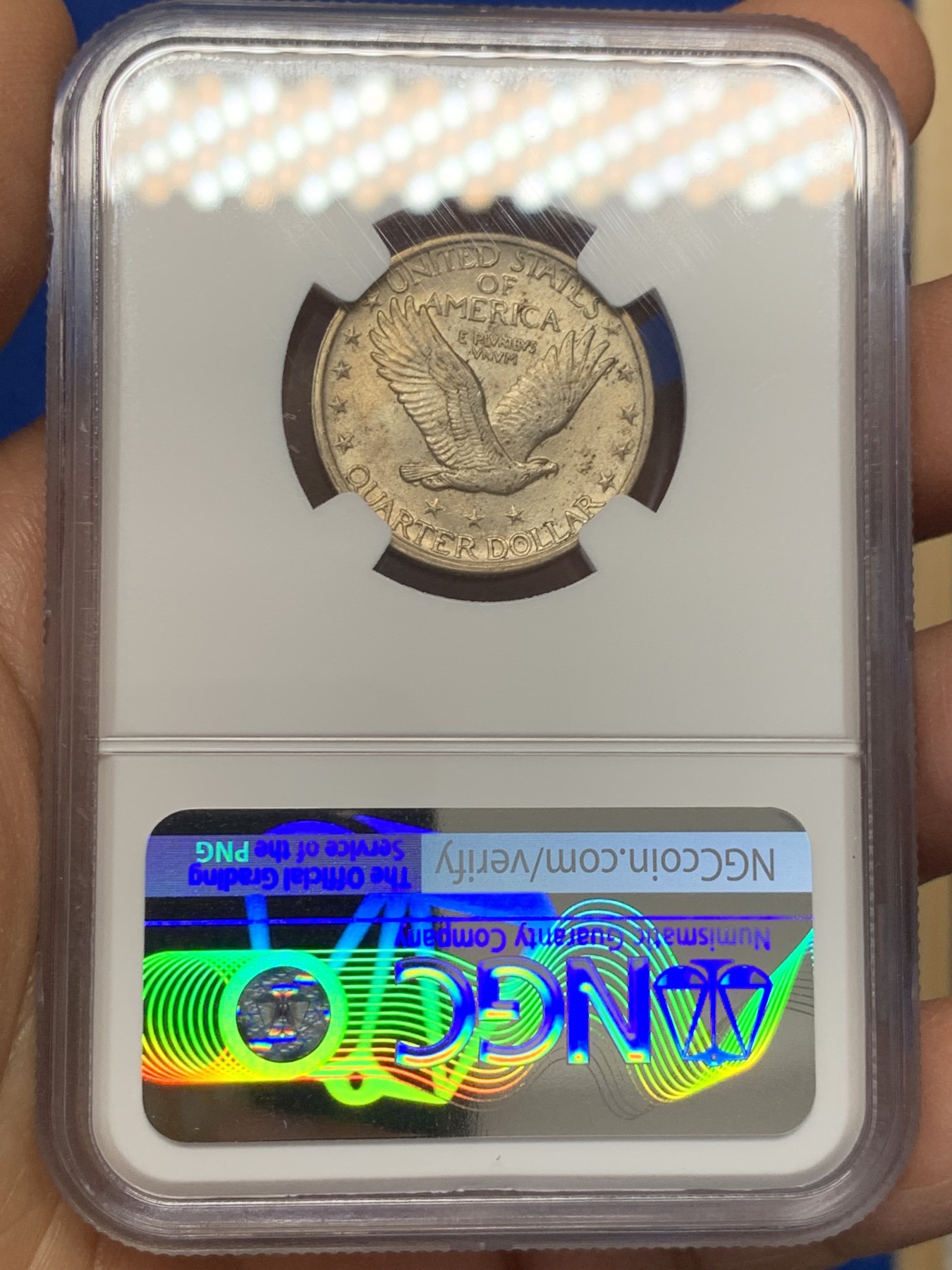 《竞宝斋》圣诞专辑  第二场  第228场 定制纪念章相赠 (全场顺丰包邮) NGC-MS63 美国1920年25分银币，站立女神第二版。这枚打制深峻，接近full head，双面曝光且带黄油包浆。大受美国人喜爱的设计，在2016年专门复刻了金币，在本土的售价也一直不低。