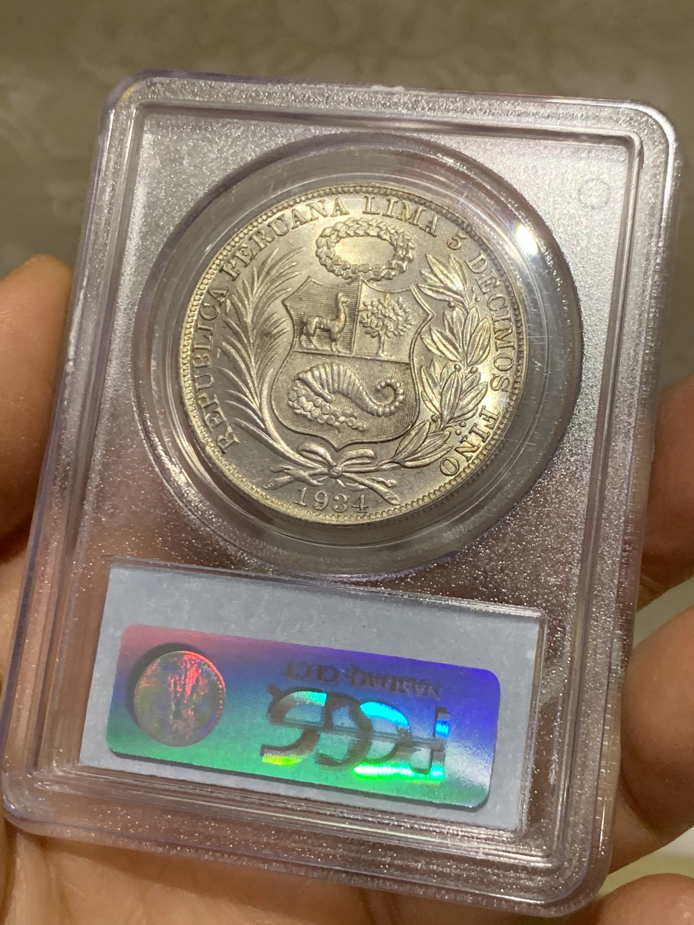 《竞宝斋》圣诞专辑  第二场  第228场 定制纪念章相赠 (全场顺丰包邮) PCGS-MS64 秘鲁 1934年 1索尔 pc早期老白盒 光度十足 分数高