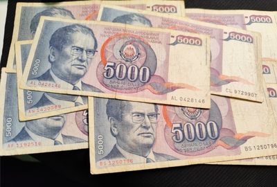 成斌钱币 2023-12-24钱币、徽章专场 - 南斯拉夫铁托像纸币一组