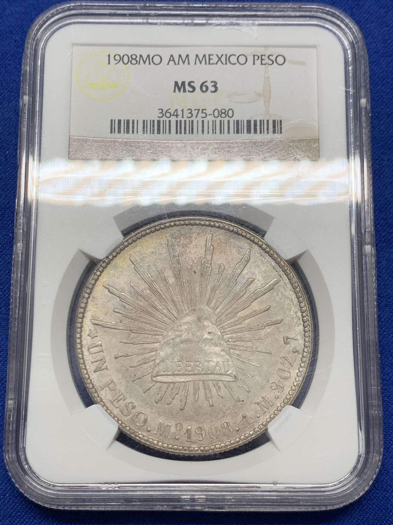 《竞宝斋》圣诞专辑  第二场  第228场 定制纪念章相赠 (全场顺丰包邮) NGC-MS63 1908年墨西哥1比索 直边鹰洋 原状态好味道侧光下双面淡五彩包浆。墨西哥城造币厂出品，验银师标记AM。