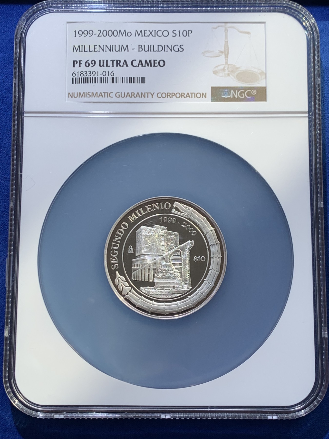 《竞宝斋》圣诞专辑  第二场  第228场 定制纪念章相赠 (全场顺丰包邮) NGC PF69UC 1999-2000墨西哥千禧年古代建筑纪念银币-10比索（冠军分），海外售价2400+   40mm 2盎司 999银 发行量500枚