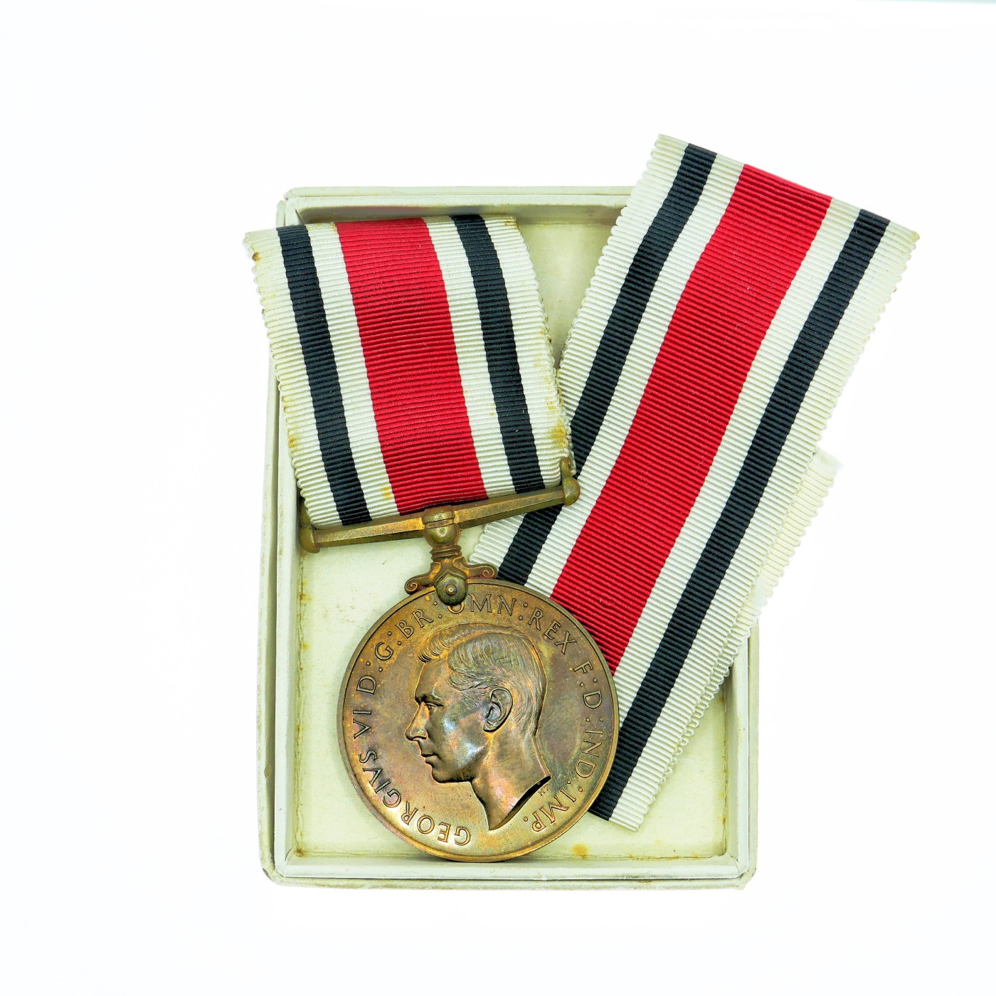 勋章奖章交易所12月30日拍卖 英国志愿警员长期服役奖章，乔治六世原盒