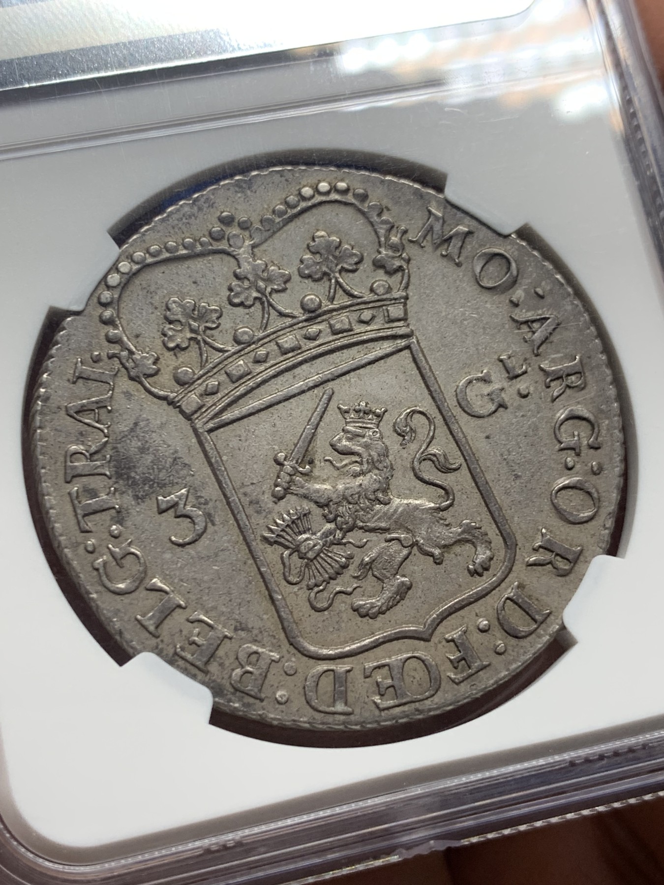 《竞宝斋》圣诞专辑  第二场  第228场 定制纪念章相赠 (全场顺丰包邮) NGC AU58 荷兰1793年乌特勒支站人3盾大银币 原味老包浆 全深打 脸部细节非常好 这个品种就是要看脸