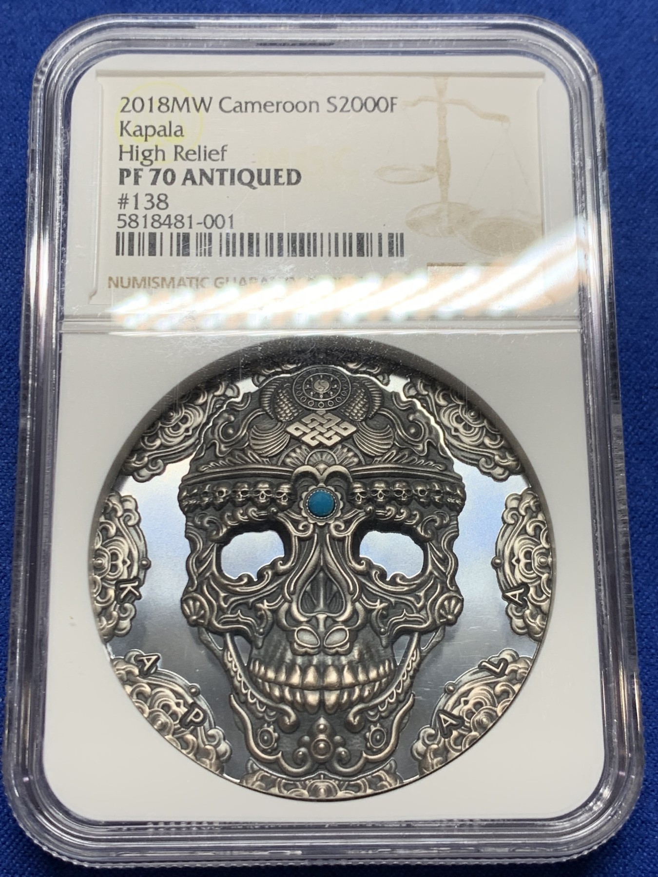 《竞宝斋》圣诞专辑  第二场  第228场 定制纪念章相赠 (全场顺丰包邮) NGC PF70 2018喀麦隆 世界文化系列 第一枚，卡帕拉头盖镶嵌绿松石 2盎司 银币 编号138  盒证齐全