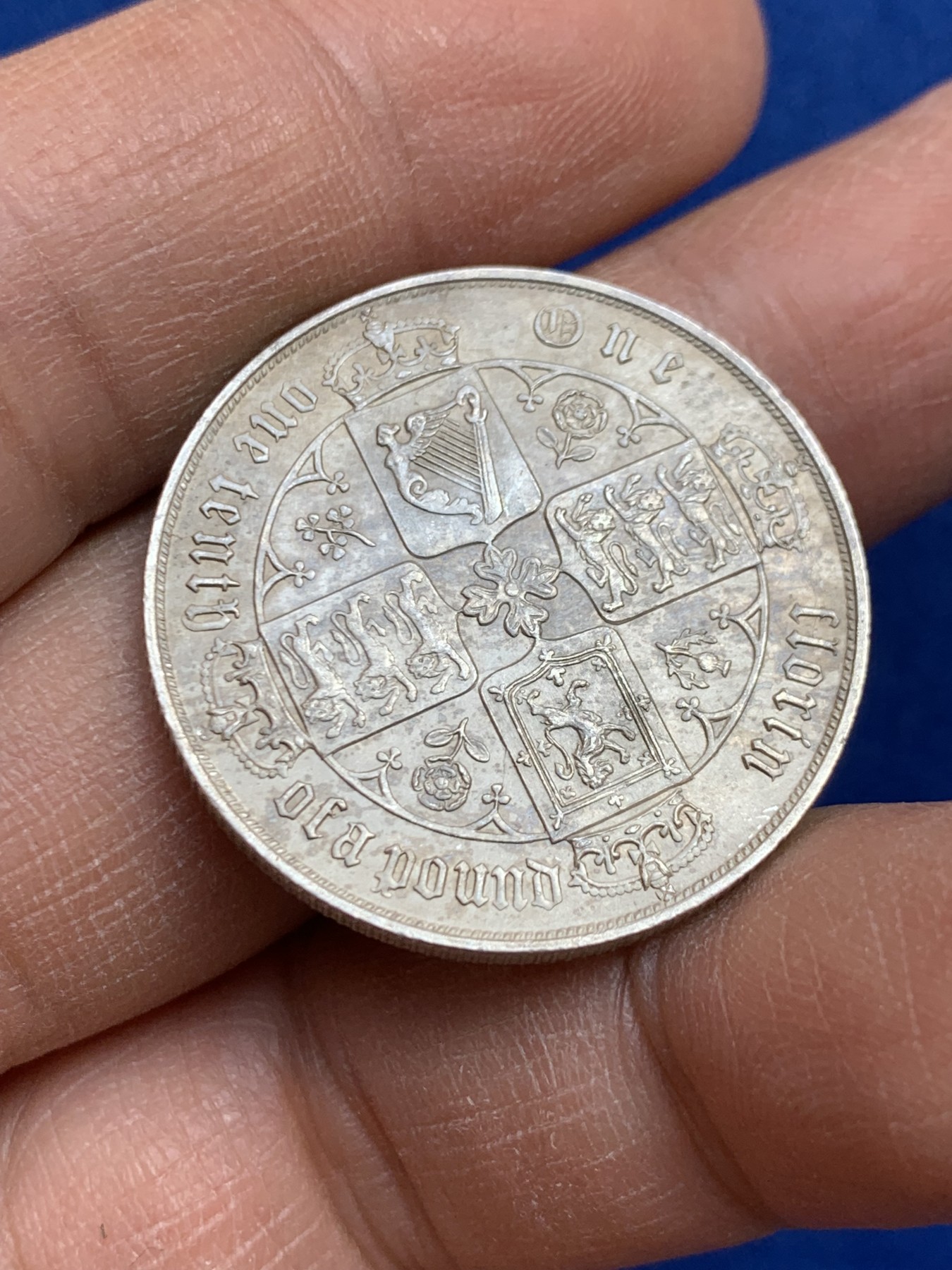 《竞宝斋》圣诞专辑  第二场  第228场 定制纪念章相赠 (全场顺丰包邮) 英国1880年维多利亚女王哥特体福林银币 AU+品相 底板平整 细节优秀 状态见图