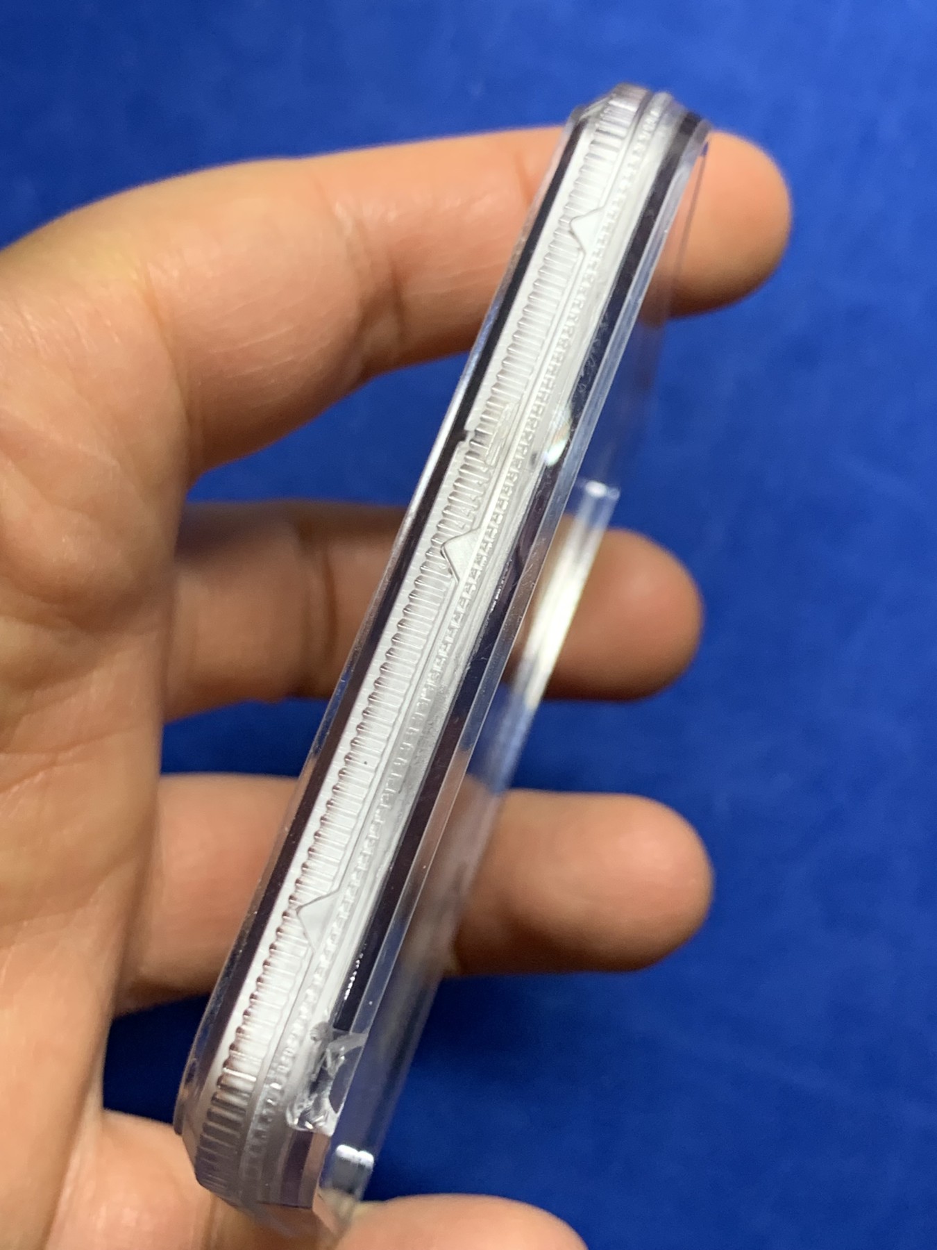 《竞宝斋》圣诞专辑  第二场  第228场 定制纪念章相赠 (全场顺丰包邮) NGC-MS63 英国1911贸易银元 站洋1元 转光吸睛 打制精细 盒子左下角小磕