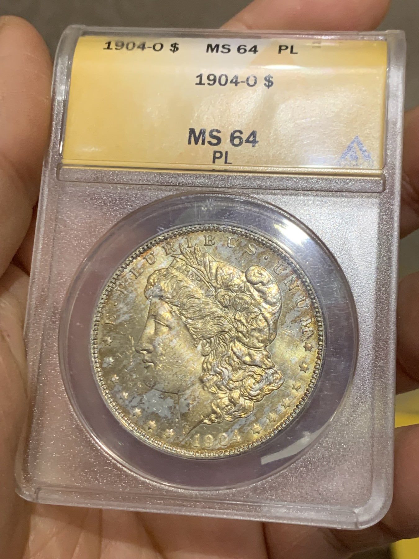 《竞宝斋》圣诞专辑  第二场  第228场 定制纪念章相赠 (全场顺丰包邮) ANACS-MS64PL 美国 1904年 1美元 摩根银币 镜面+金色包浆 可以当镜子的品相