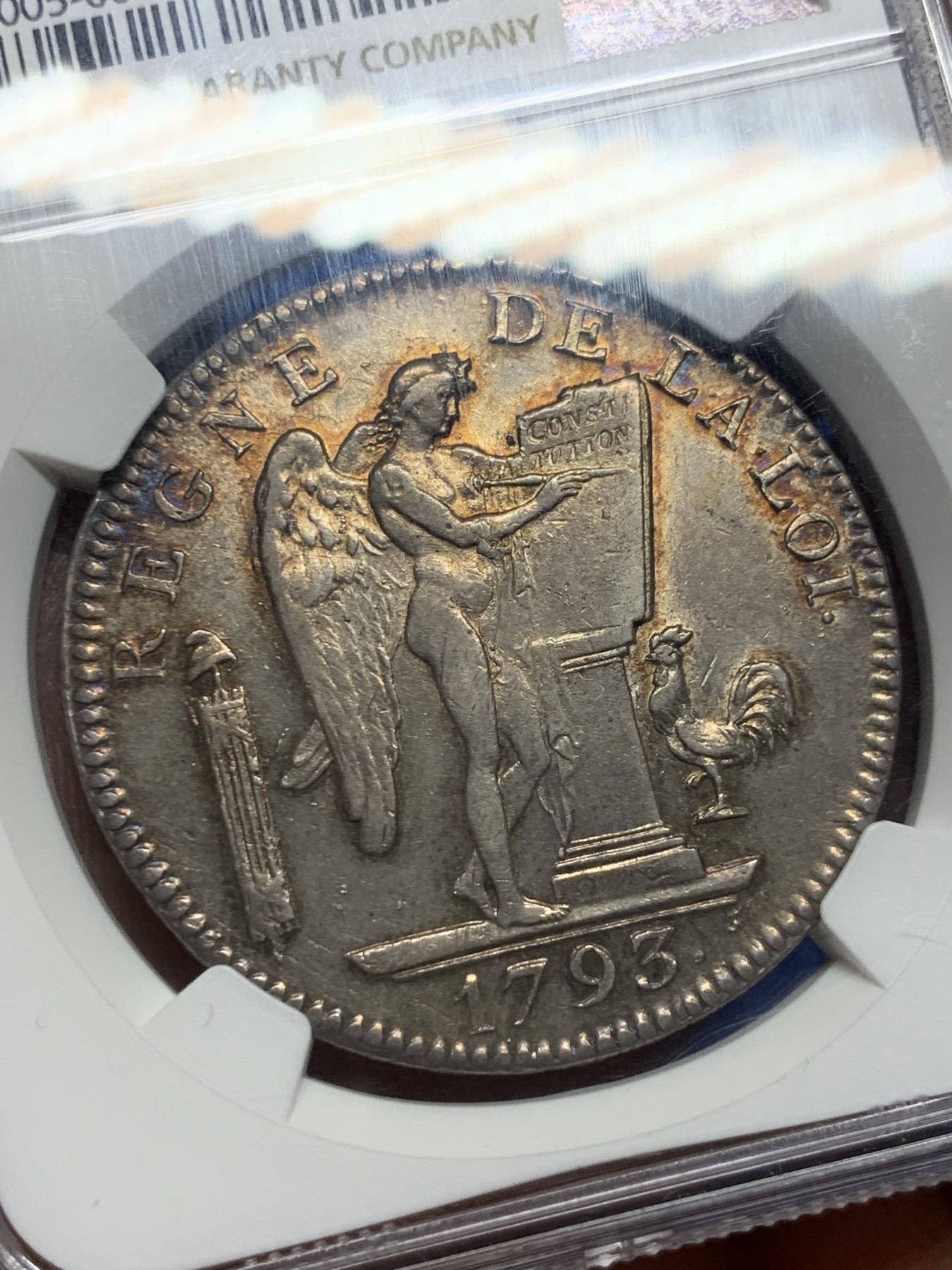 《竞宝斋》圣诞专辑  第二场  第228场 定制纪念章相赠 (全场顺丰包邮) NGC-AU55 法国1793年天使版6里弗尔大银币，深打，唯一年份，老包浆，法国大革命第二年，天使五官清晰可见，55分中的战斗机。法系收藏绕不过的名誉品！