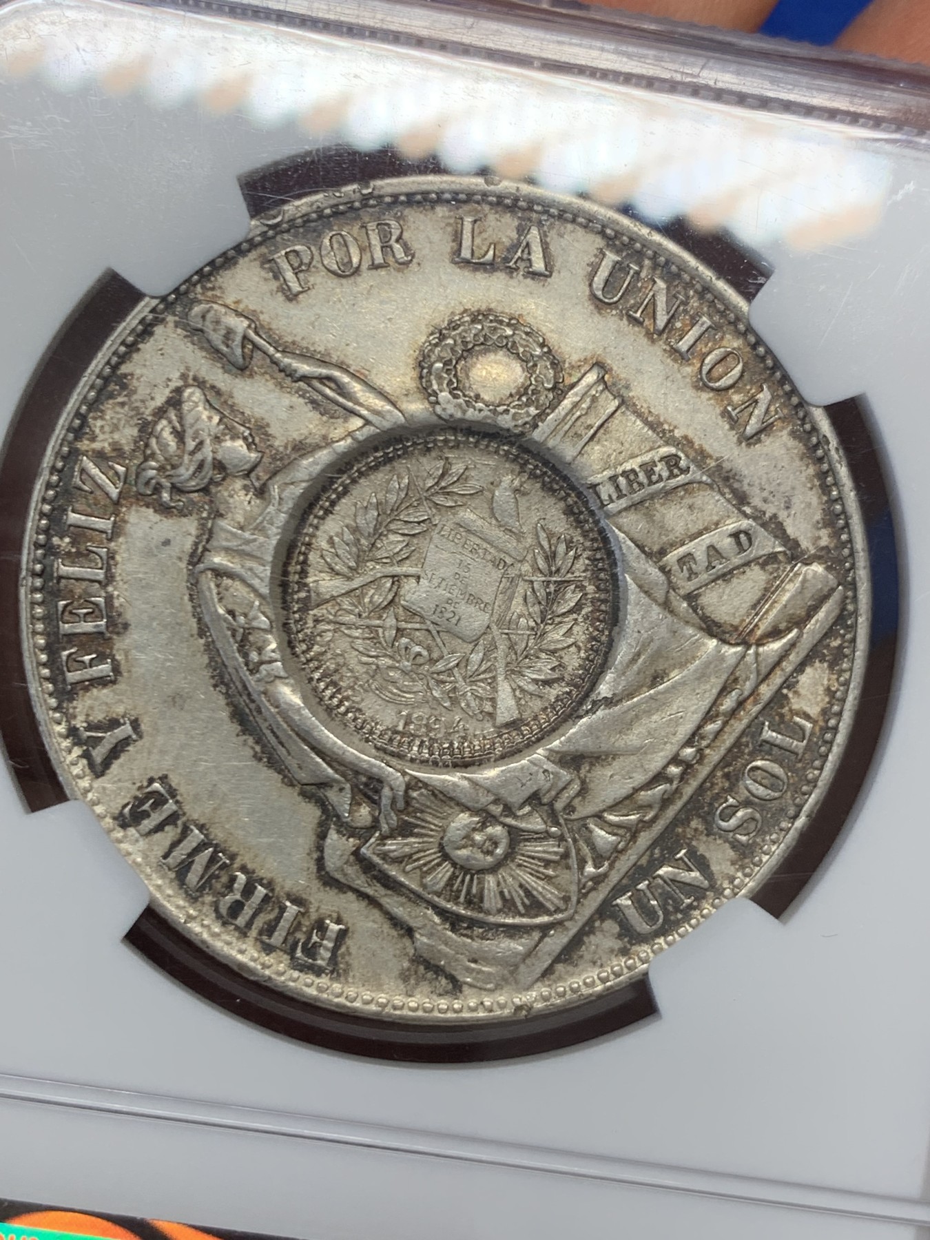 《竞宝斋》圣诞专辑  第二场  第228场 定制纪念章相赠 (全场顺丰包邮) NGC-MS63 危地马拉 1894年 加盖秘鲁比索 热门加盖品种 中南美洲大热 HA23年11月N61成交432美金