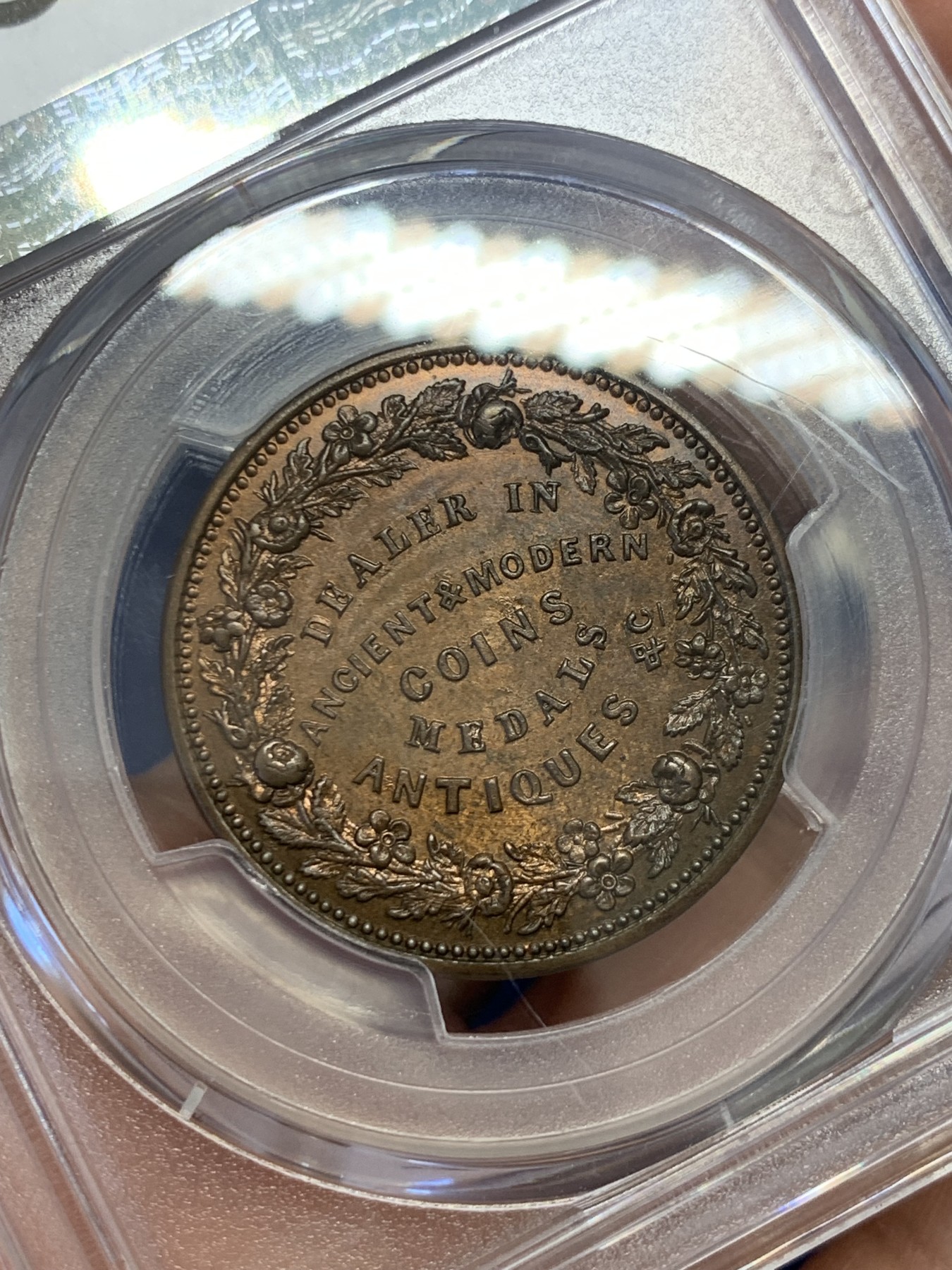 《竞宝斋》圣诞专辑  第二场  第228场 定制纪念章相赠 (全场顺丰包邮) PCGS MS65 唯一冠军 英国1834年Token半便士，著名币商William Till广告币